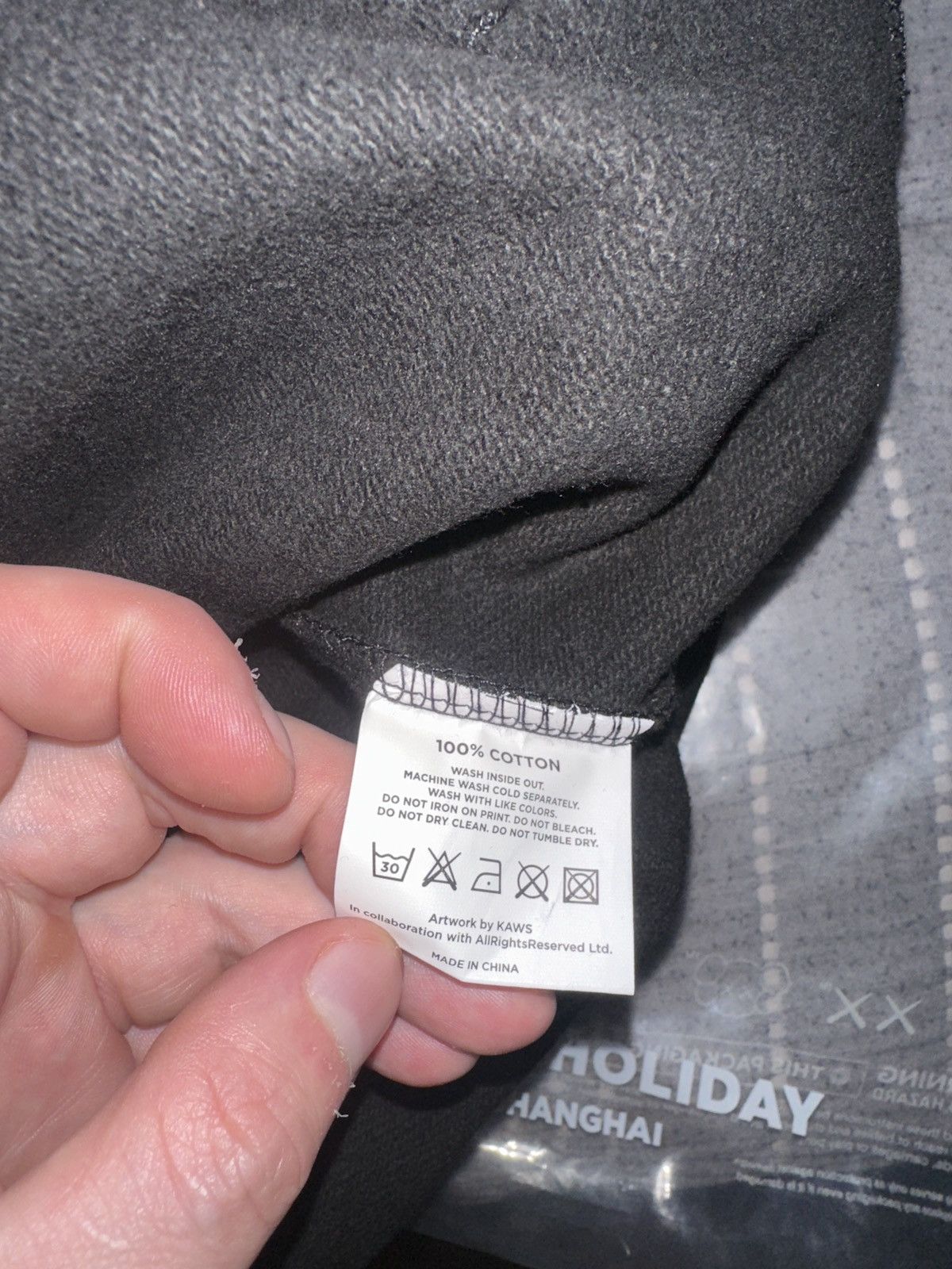Kaws KAWS SHANGHAI hoodie size large Size US L / EU 52-54 / 3 - 4 Thumbnail