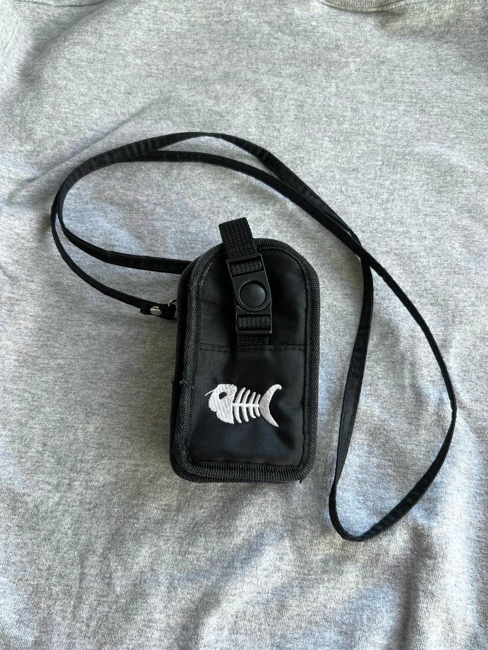 Hook-Ups 90s Vintage Fishbone Skate Crossbody Retro Bag Rare USA Y2K Size ONE SIZE - 7 Thumbnail