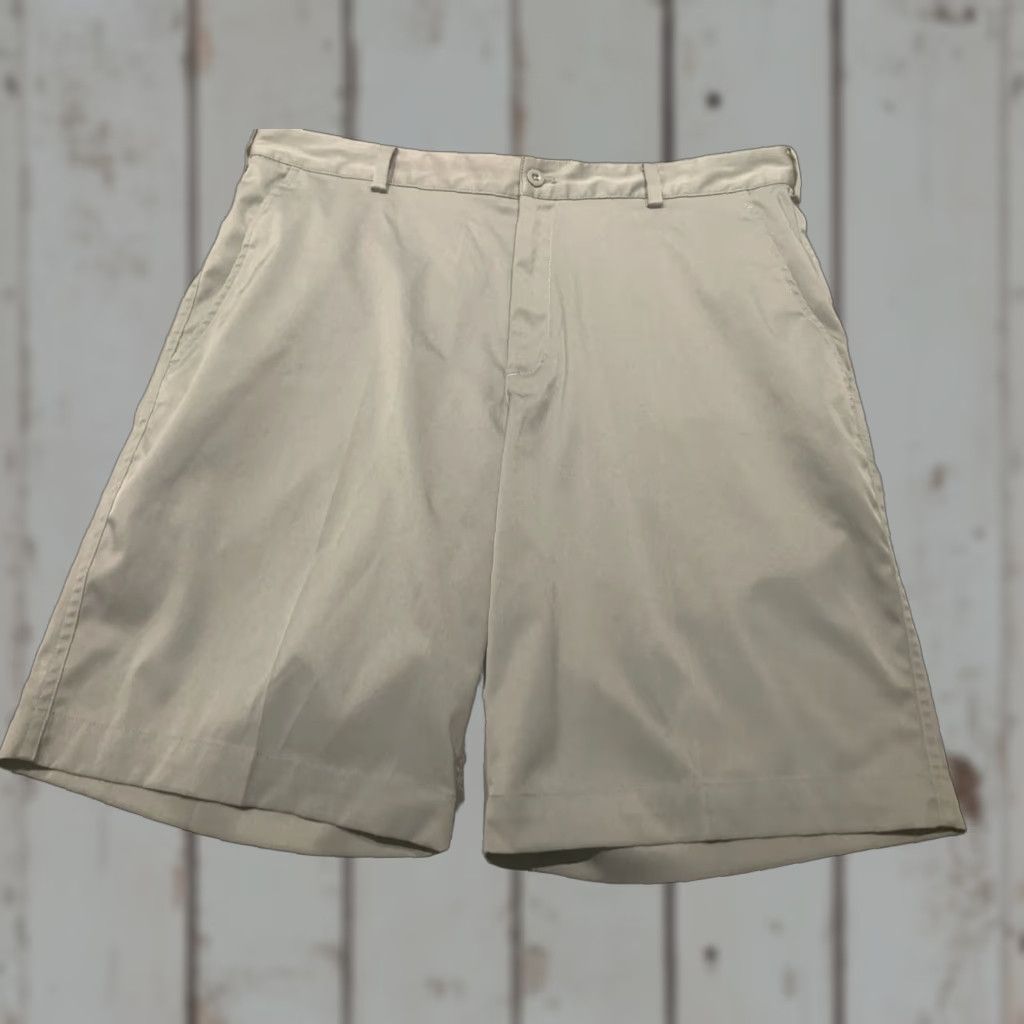 Nike Nike Golf Shorts Men Flat Front Gray 36 Dri-Fit Casual/Golf 36 Mens USA Space Pockets Regular Size US 36 / EU 52 - 1 Thumbnail