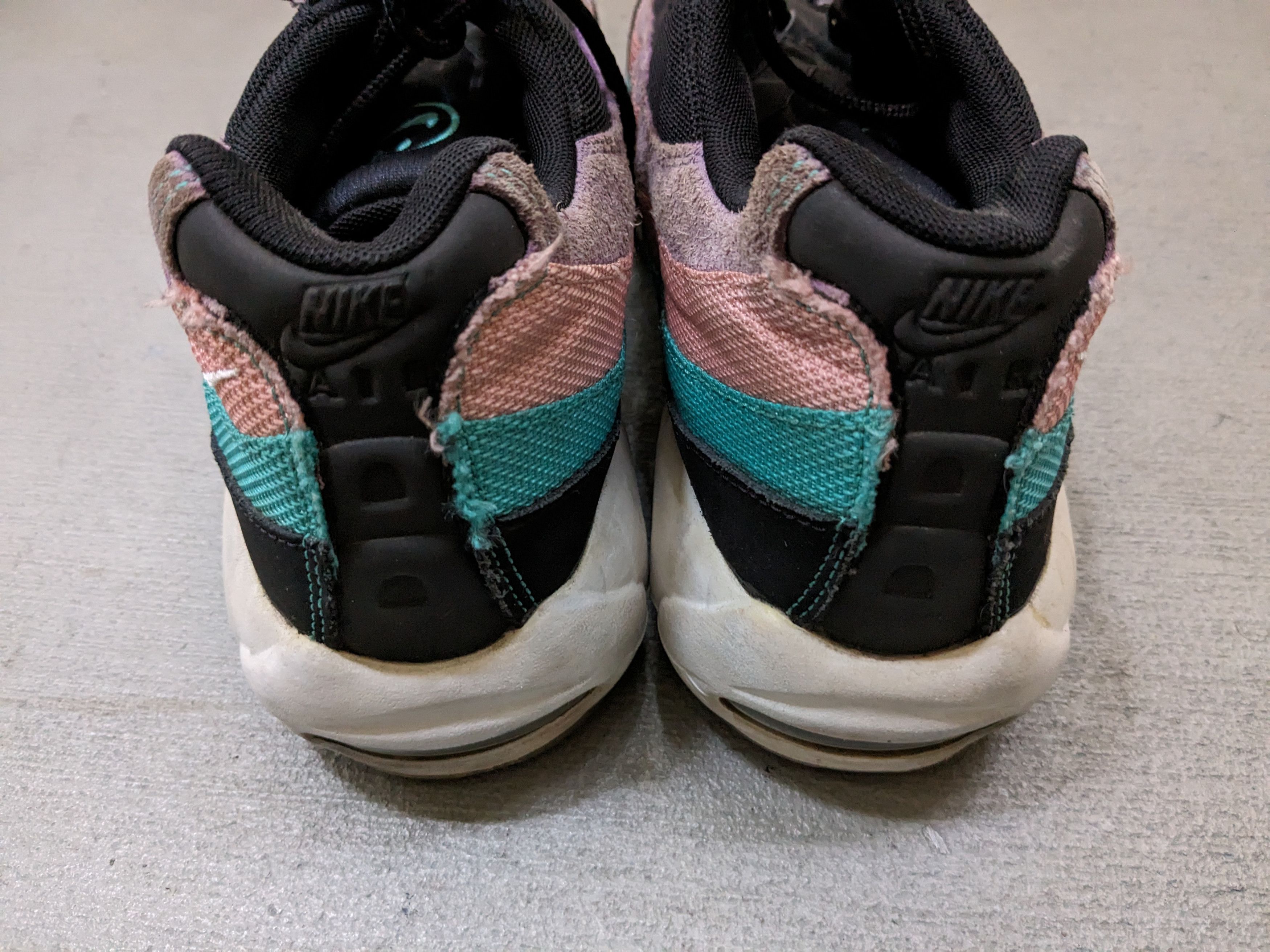 Nike Nike Air Max 95 Have a Nike Day Size 11.5 Suede BQ9131-001 Size US 11.5 / EU 44-45 - 15 Thumbnail