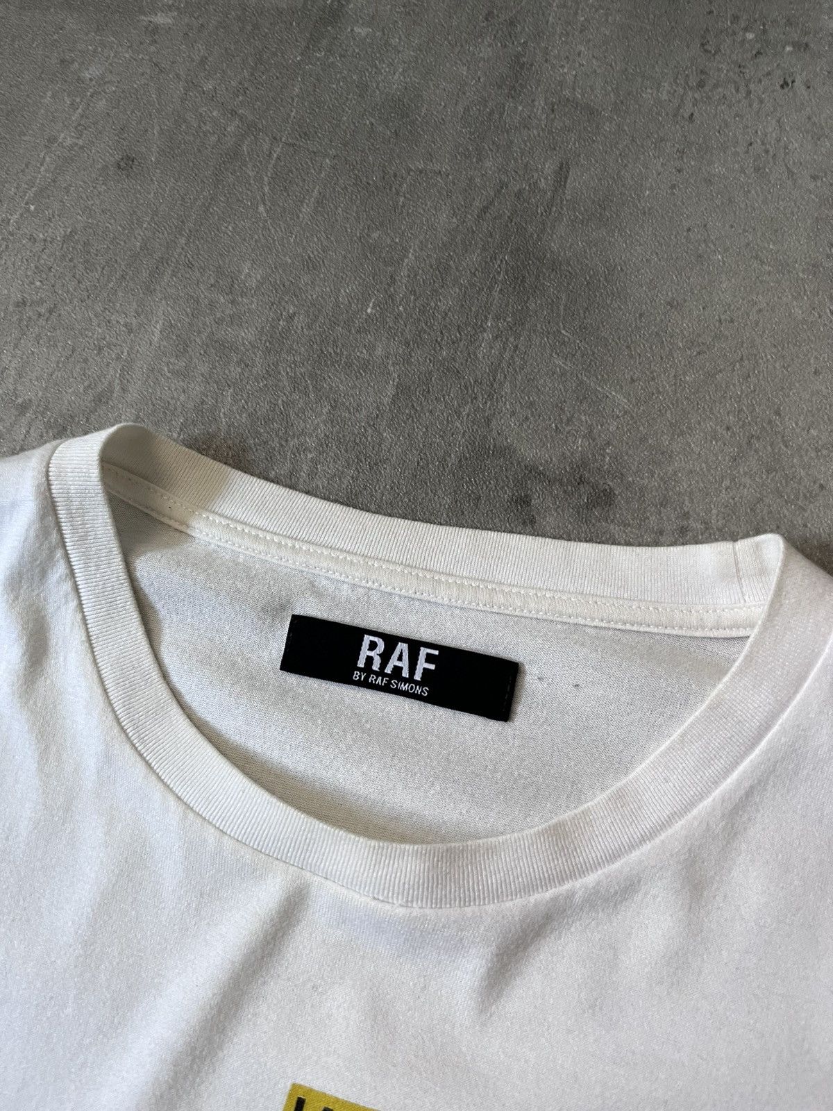 Raf by Raf Simons Raf by Raf Simons A/W 2011 BASS white T-shirt vintage Size US M / EU 48-50 / 2 - 5 Thumbnail