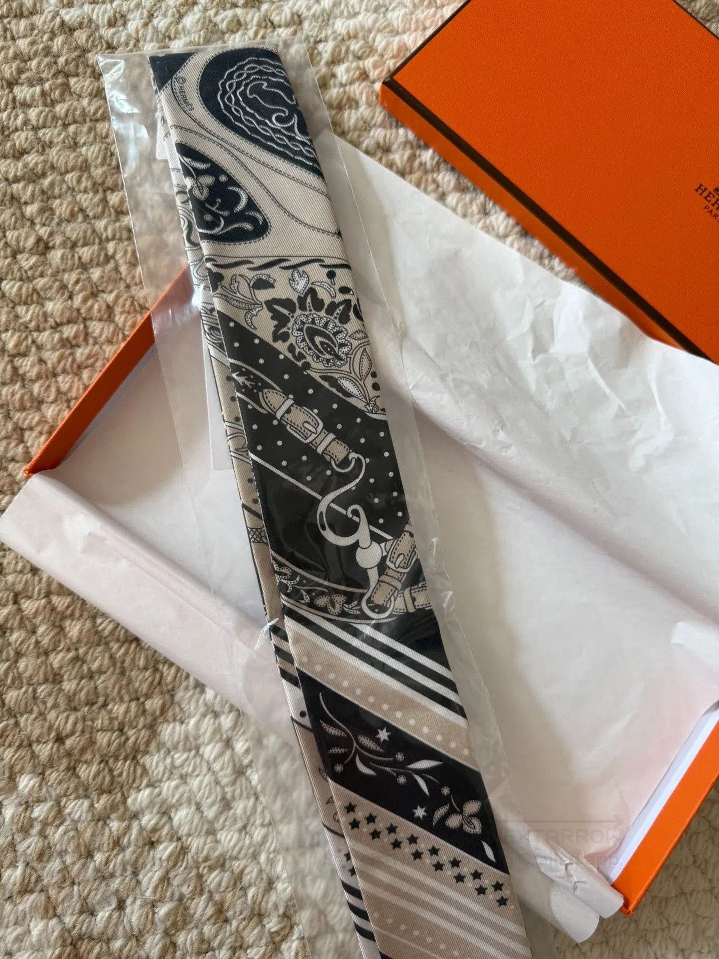 Hermes New Hermes Small Scarf. Size ONE SIZE - 2 Thumbnail