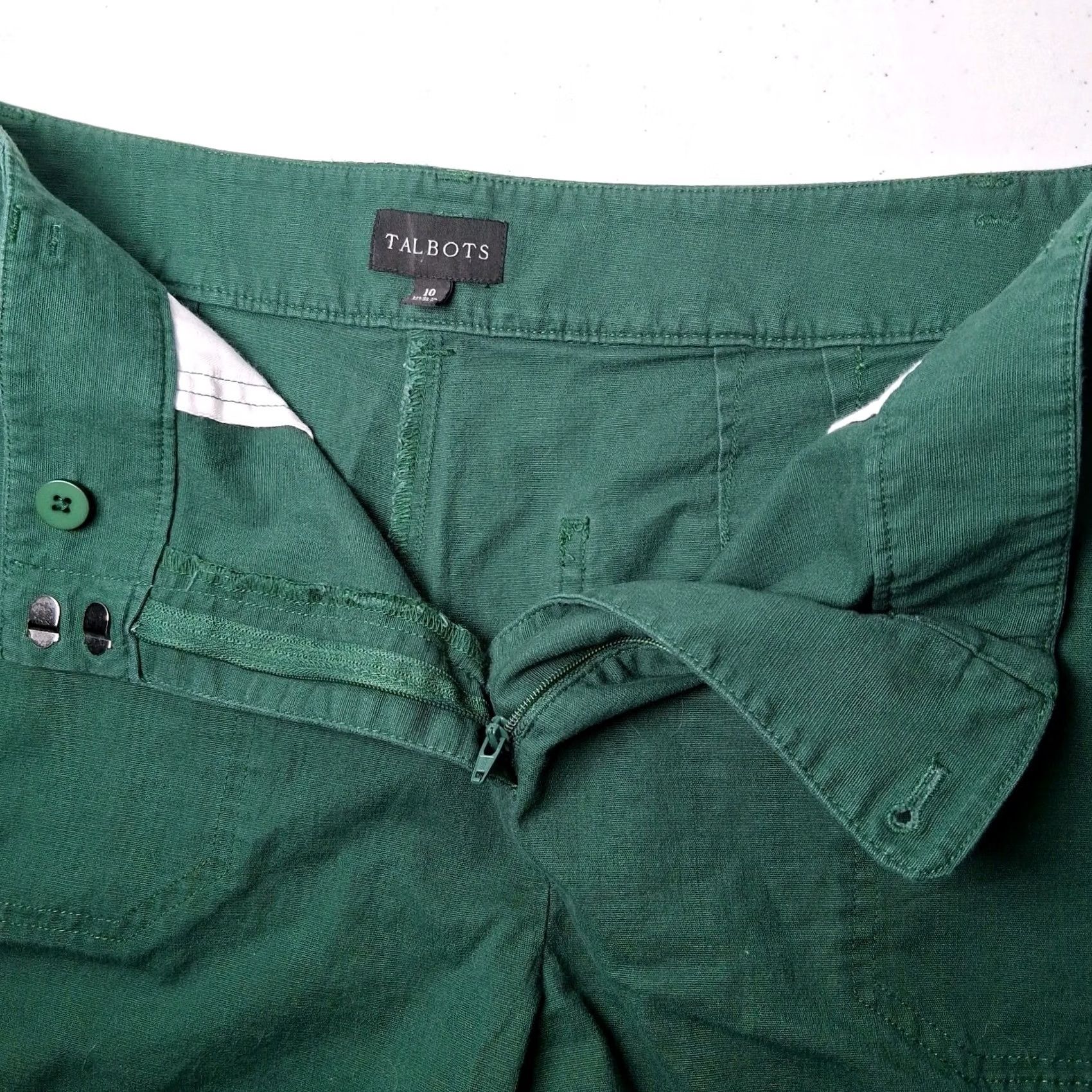 Talbots Talbots Bermuda Shorts Women 10 Green Cotton Blend Classic Preppy Regular Front Flat 32" Waist 6.5" Inseam Cotton Blend Stretch Spring Summer Womens Size 32" / US 10 / IT 46 - 7 Thumbnail