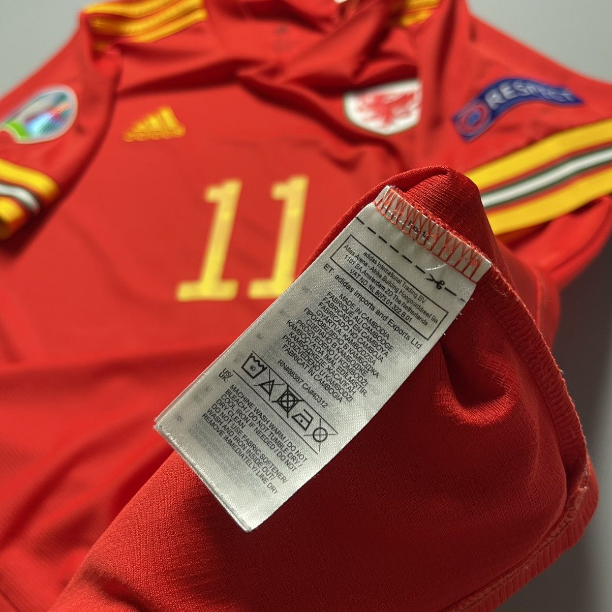 Adidas WALES ADIDAS 2020 EURO FOOTBALL HOME JERSEY #11 BALE Size US L / EU 52-54 / 3 - 11 Thumbnail