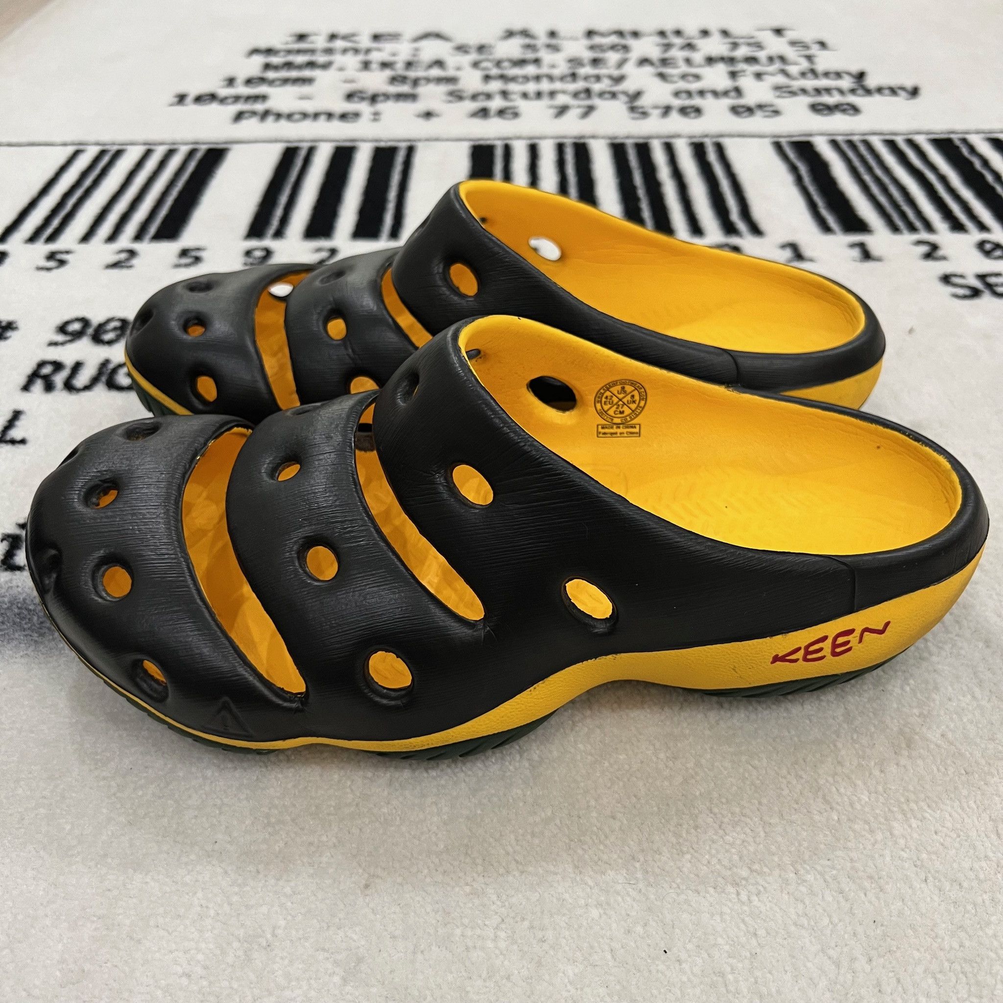 KEEN KEEN Men's Black Yellow EVA Cushioning Anti-Odor Clog Sandal Size US 9 / EU 42 - 3 Thumbnail