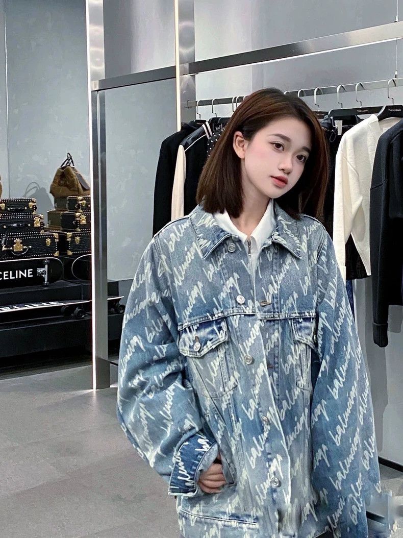 Balenciaga Balenciaga Blue washed full print denim jacket Size US L / EU 52-54 / 3 - 2 Thumbnail