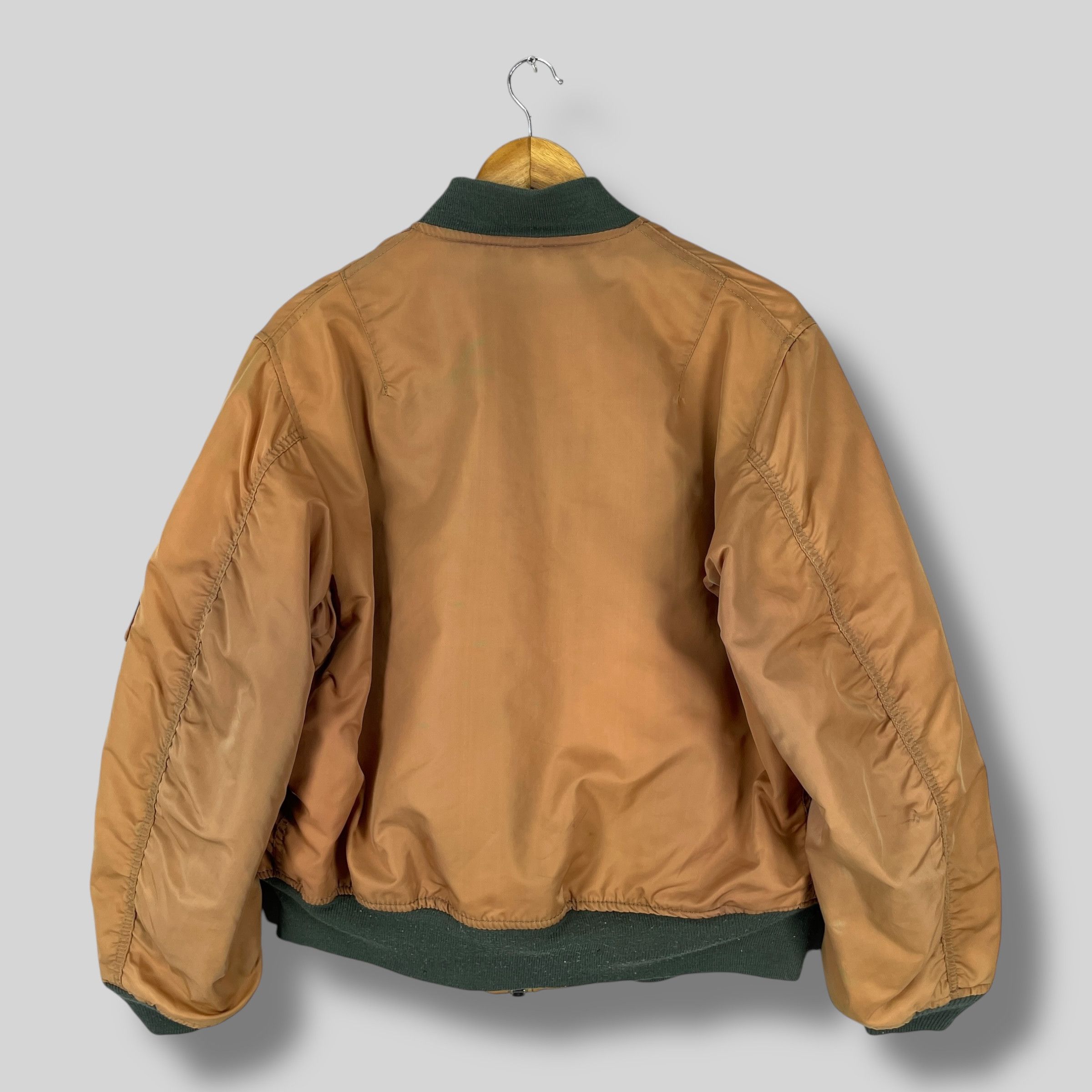 Alpha Industries Vintage ALPHA INDUSTRIES Ma-1 Flight Distressed Jacket Size US M / EU 48-50 / 2 - 15 Thumbnail