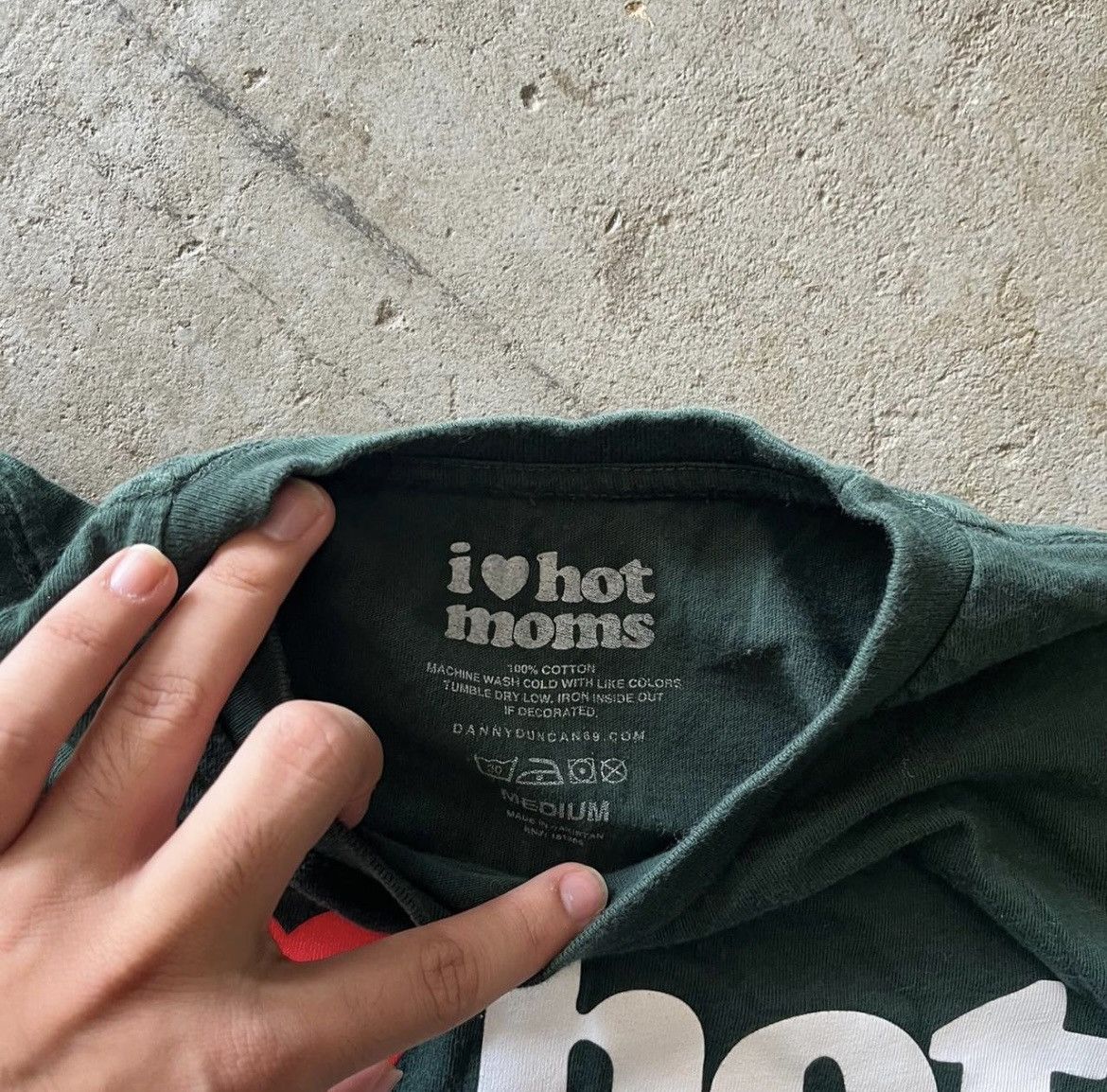 Danny Duncan × Vintage Vintage I Love Hot Moms Danny duncan tee Size US M / EU 48-50 / 2 - 5 Thumbnail