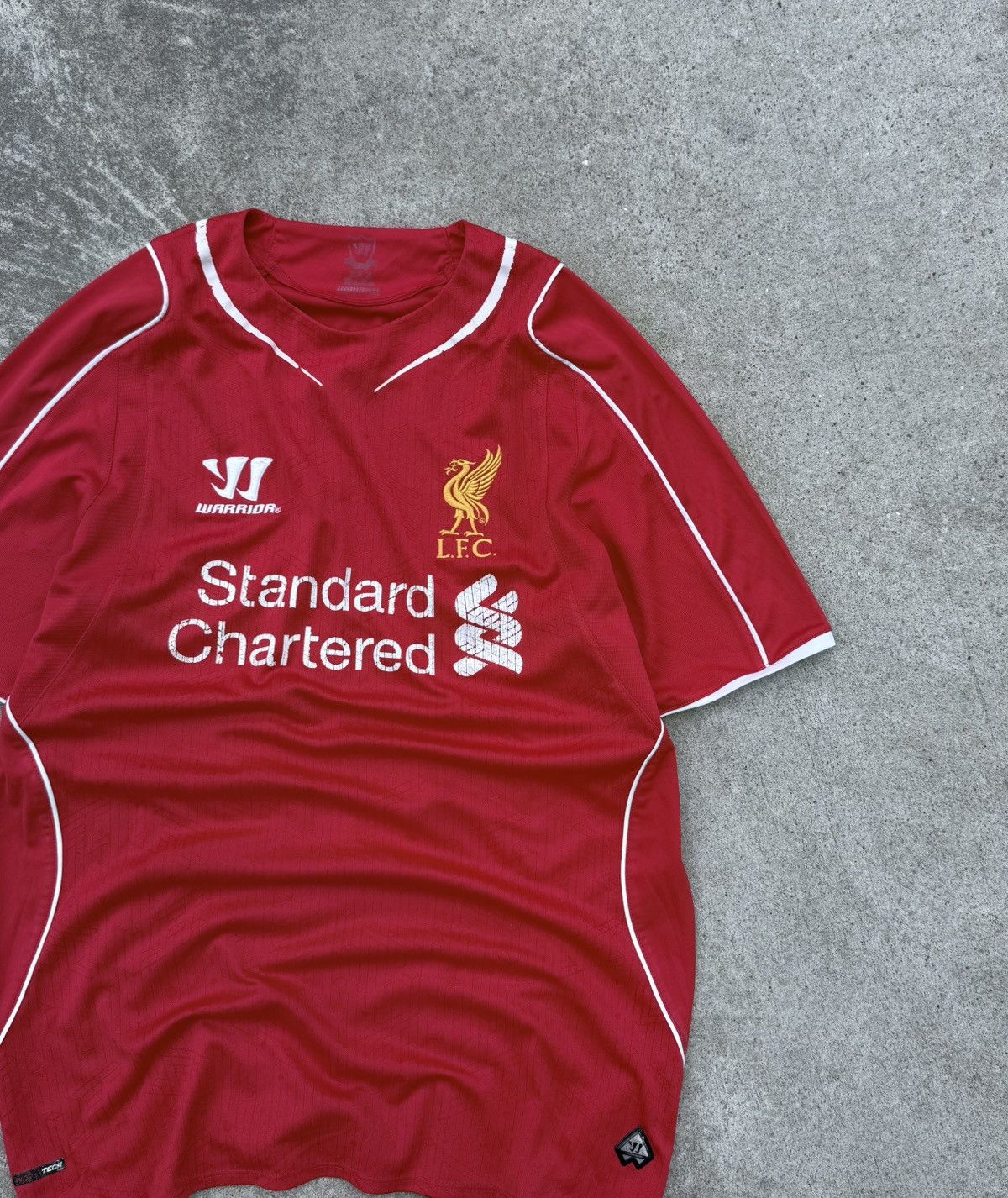 Other Vintage FC Liverpool sportswear / streetwear jersey Size US M / EU 48-50 / 2 - 6 Thumbnail