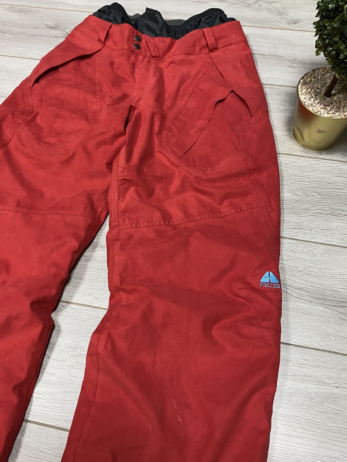 Nike ACG Nike acg vintage multi pocket storm fit ski pants snowboard Size US 31 - 2 Thumbnail