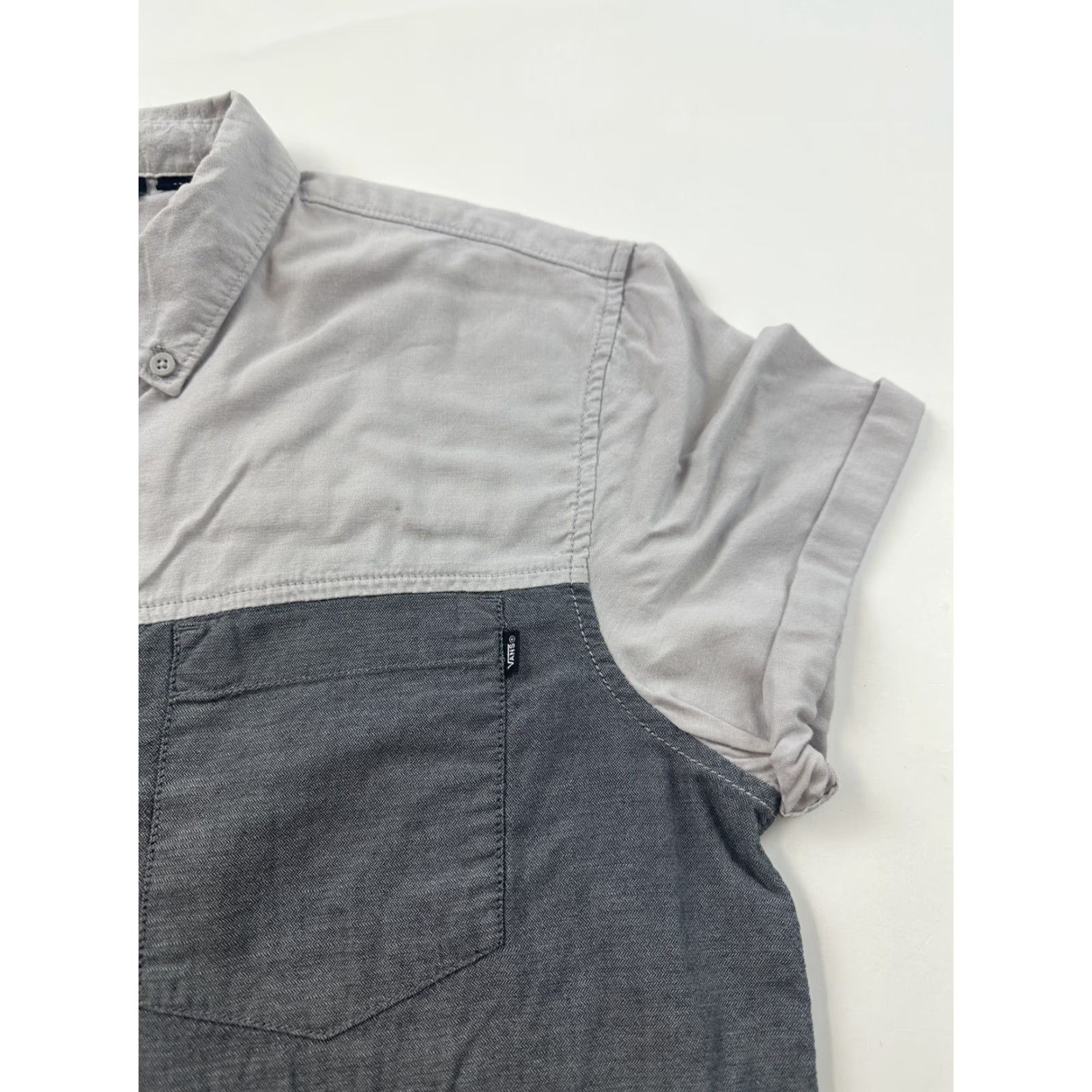 Vans VANS Mens Medium Gray Button-Up Shirt User: New title: VANS Mens Medium Gray Button-Up Shirt Size US M / EU 48-50 / 2 - 2 Thumbnail