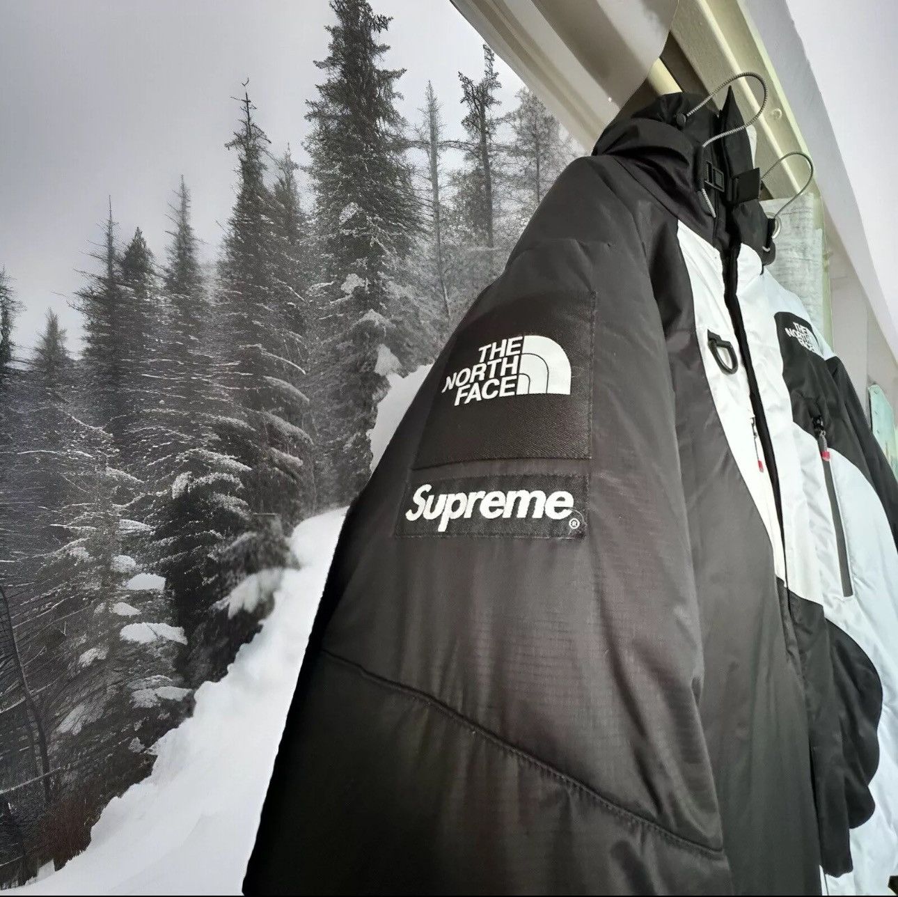 Supreme × The North Face Supreme x The North Face S Logo Himalayan Parka Size XL Size US XL / EU 56 / 4 - 3 Thumbnail