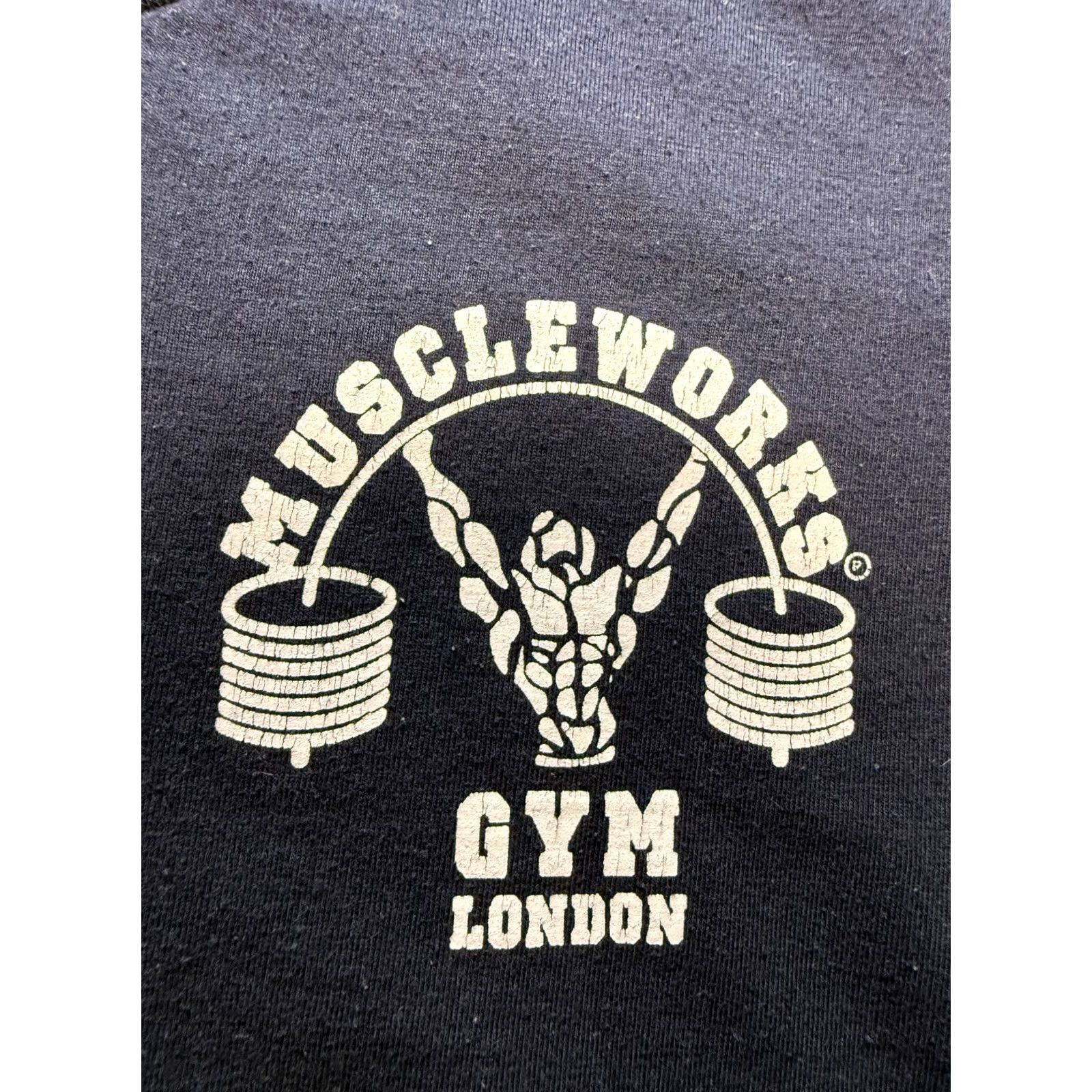 Vintage Vintage Musle Works Gym London blue shirt mens size m Size US M / EU 48-50 / 2 - 2 Thumbnail
