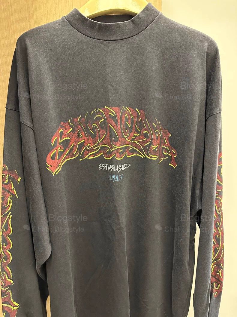 Balenciaga Balenciaga Faded Distressed Logo Long Sleeve T-Shirt Size US M / EU 48-50 / 2 - 7 Thumbnail