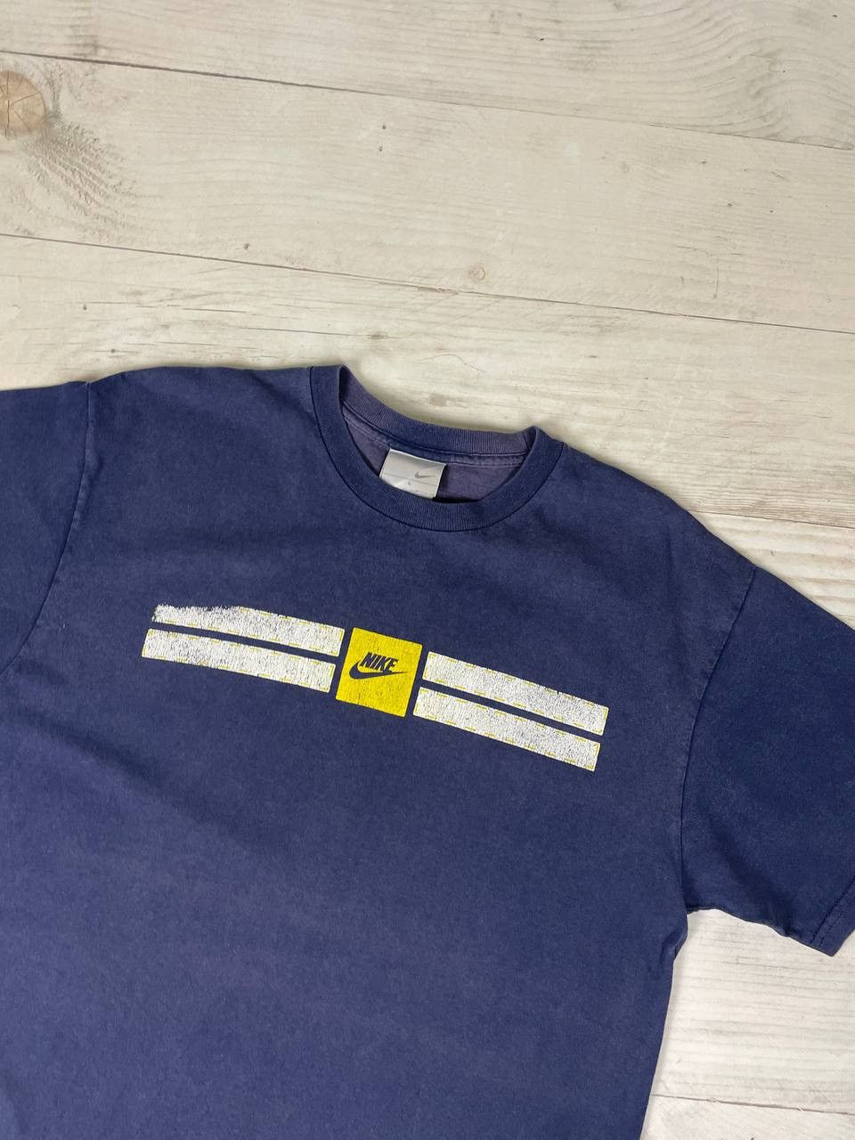 Nike Vintage Nike 00s T Shirt Swoosh Size US L / EU 52-54 / 3 - 2 Thumbnail