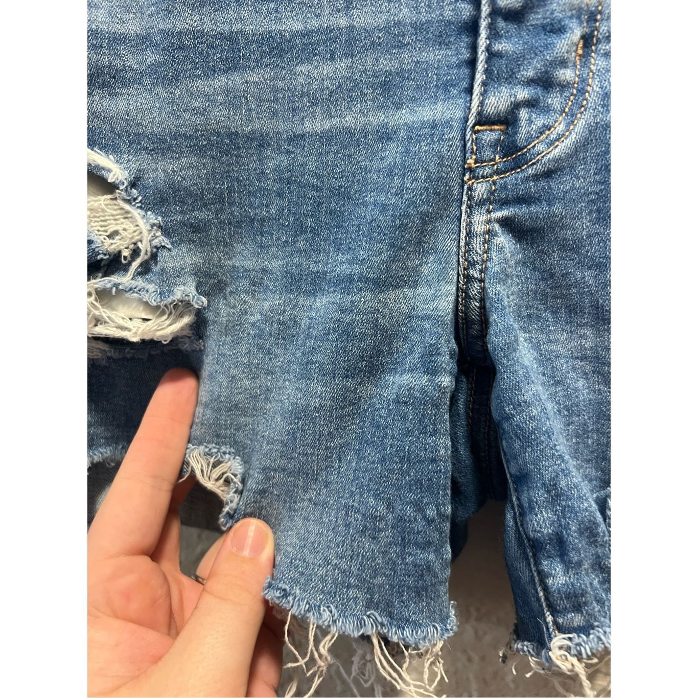 American Eagle Outfitters American Eagle Next Level Stretch Distressed Midi Shorts Wom Size 34" / US 12 / IT 48 - 3 Thumbnail