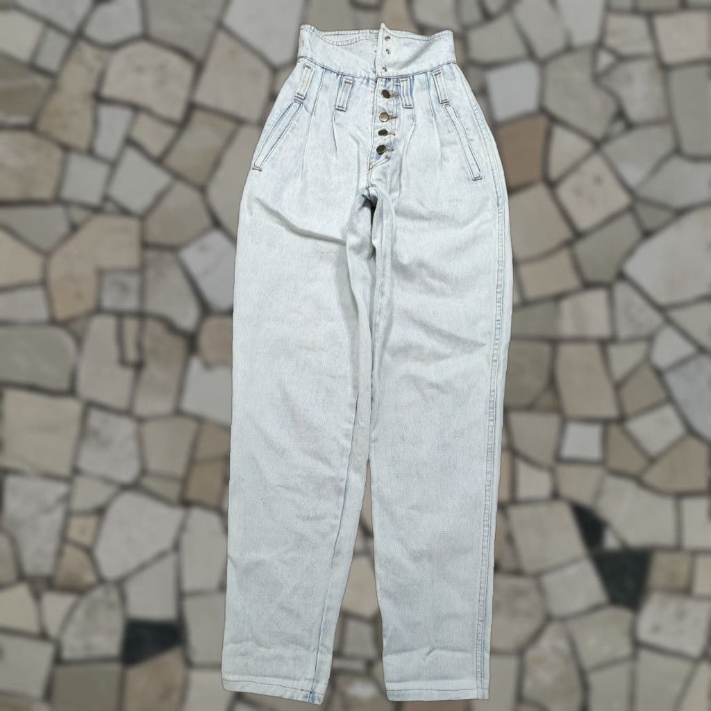Vintage VINTAGE Buzios No Problem Jeans Women 26 Denim High Rise Light Wash 80s 90s Paperbag Theme Boys/Girls? Size 26" / US 2 / IT 38 - 1 Thumbnail