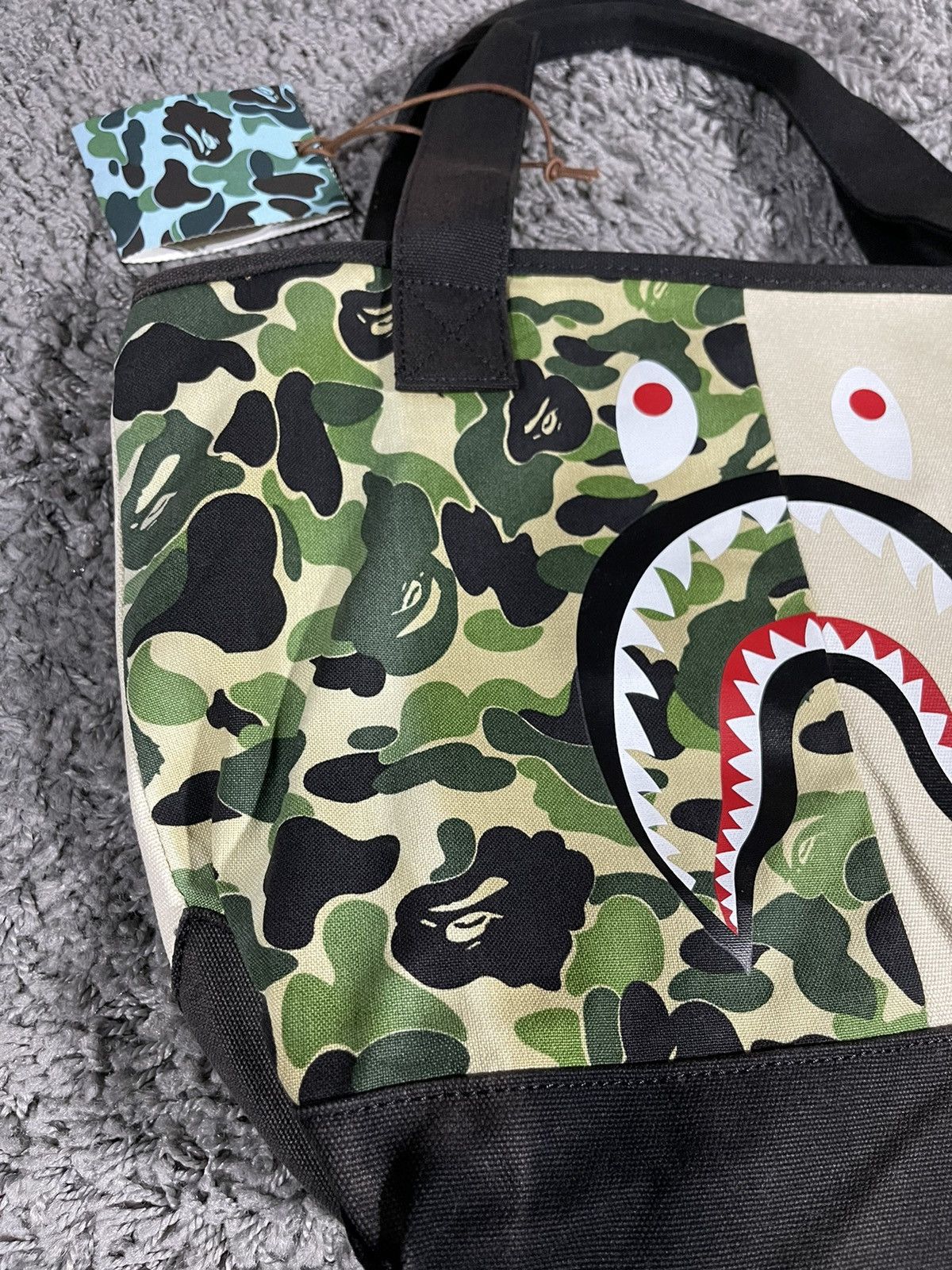 Bape BAPE Half ABC Camo Shark Face Tote Bag Green Ivory Size ONE SIZE - 3 Thumbnail