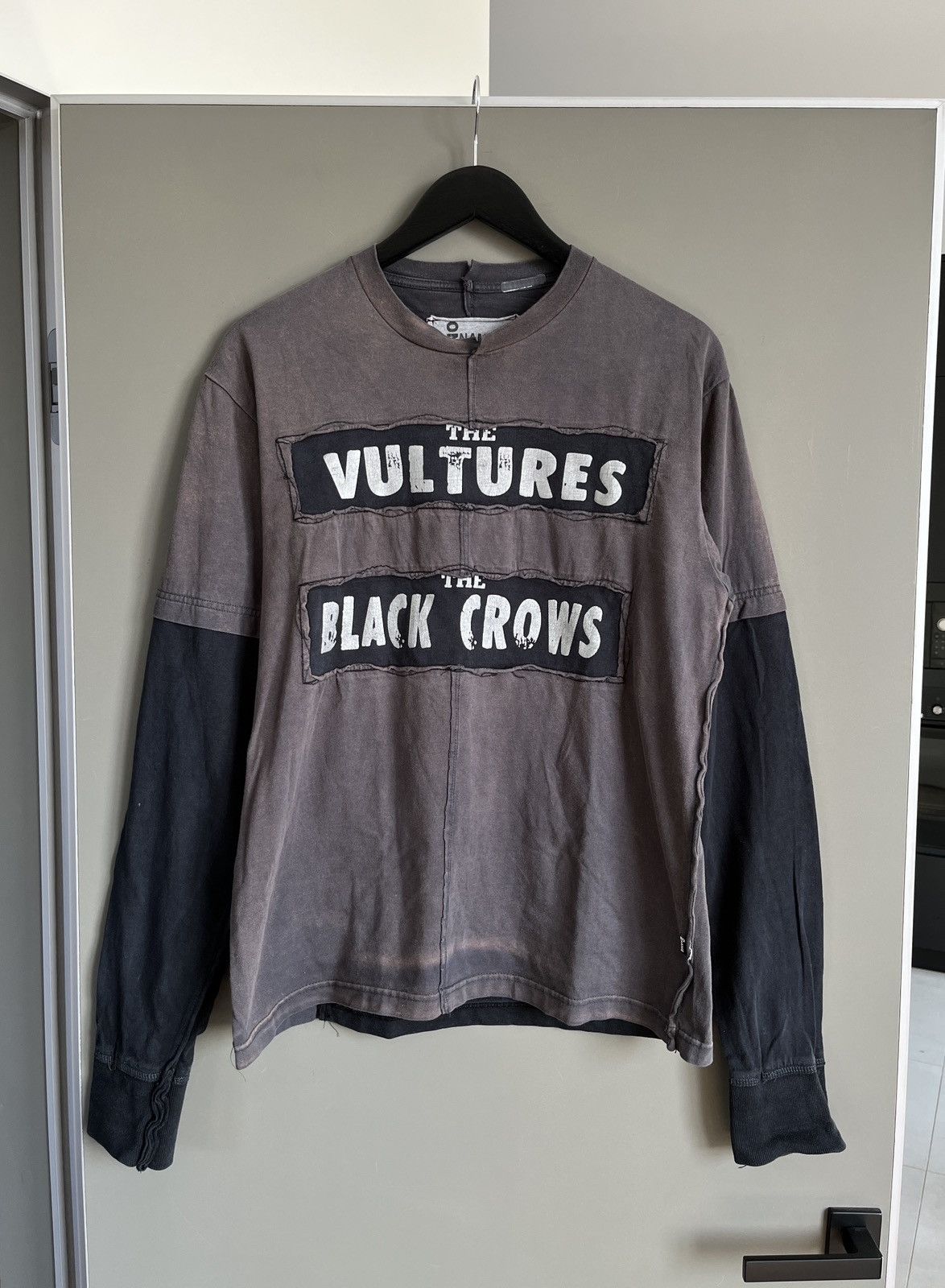 Band Tees × Vintage Punk Grunge Metal Style Japanism The Vultures Concert Banner Size US XL / EU 56 / 4 - 1 Thumbnail