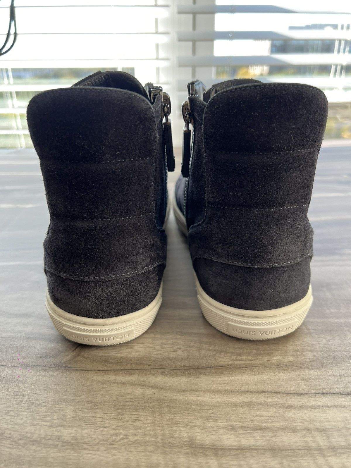 Louis Vuitton Louis Vuitton Peace Sign Monogram High Size 9.5 (UK 7) Men’s Size US 9.5 / EU 42-43 - 4 Thumbnail