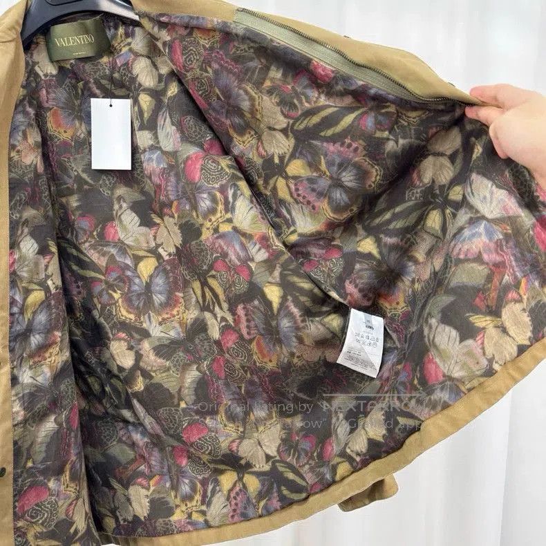 Valentino Valentino Butterfly Embroidered Jacket. Size US M / EU 48-50 / 2 - 5 Thumbnail