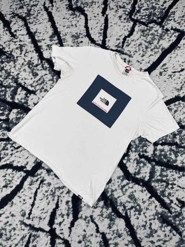 The North Face The North Face T-shirt white logo tnf M Size US M / EU 48-50 / 2 - 2 Thumbnail