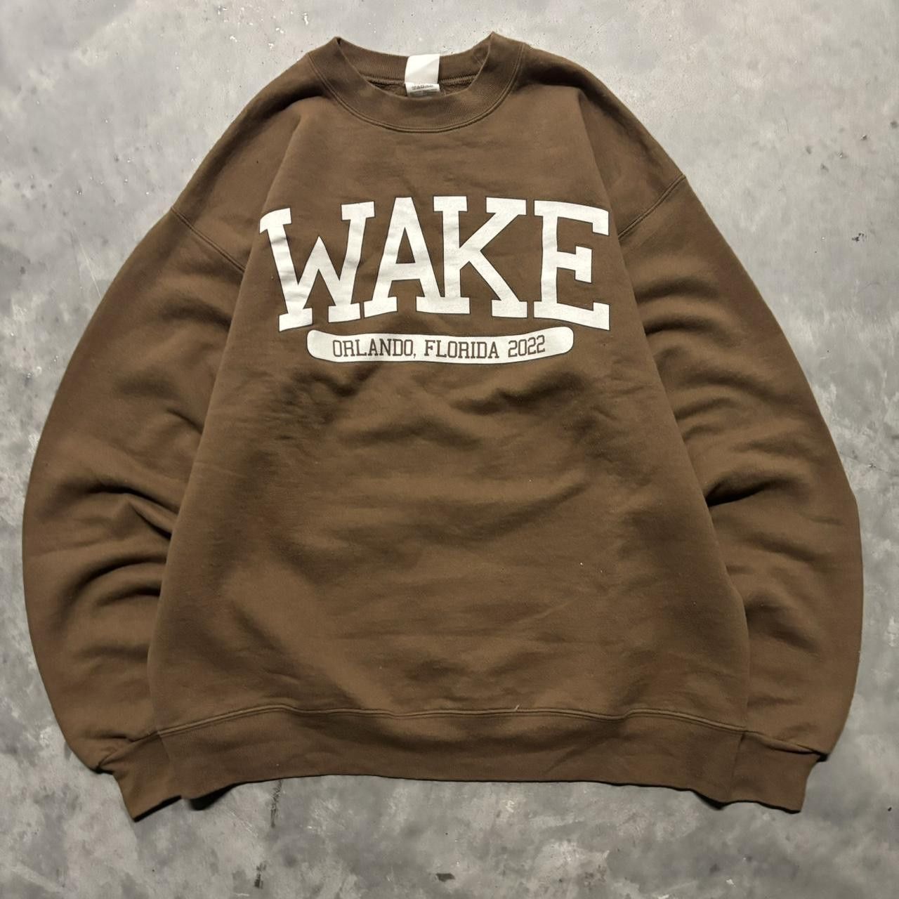 Japanese Brand × Vintage Crazy Vintage Y2K/2000s Brown Wake Spellout Streetwear Essential Crewneck! Size US M / EU 48-50 / 2 - 1 Thumbnail
