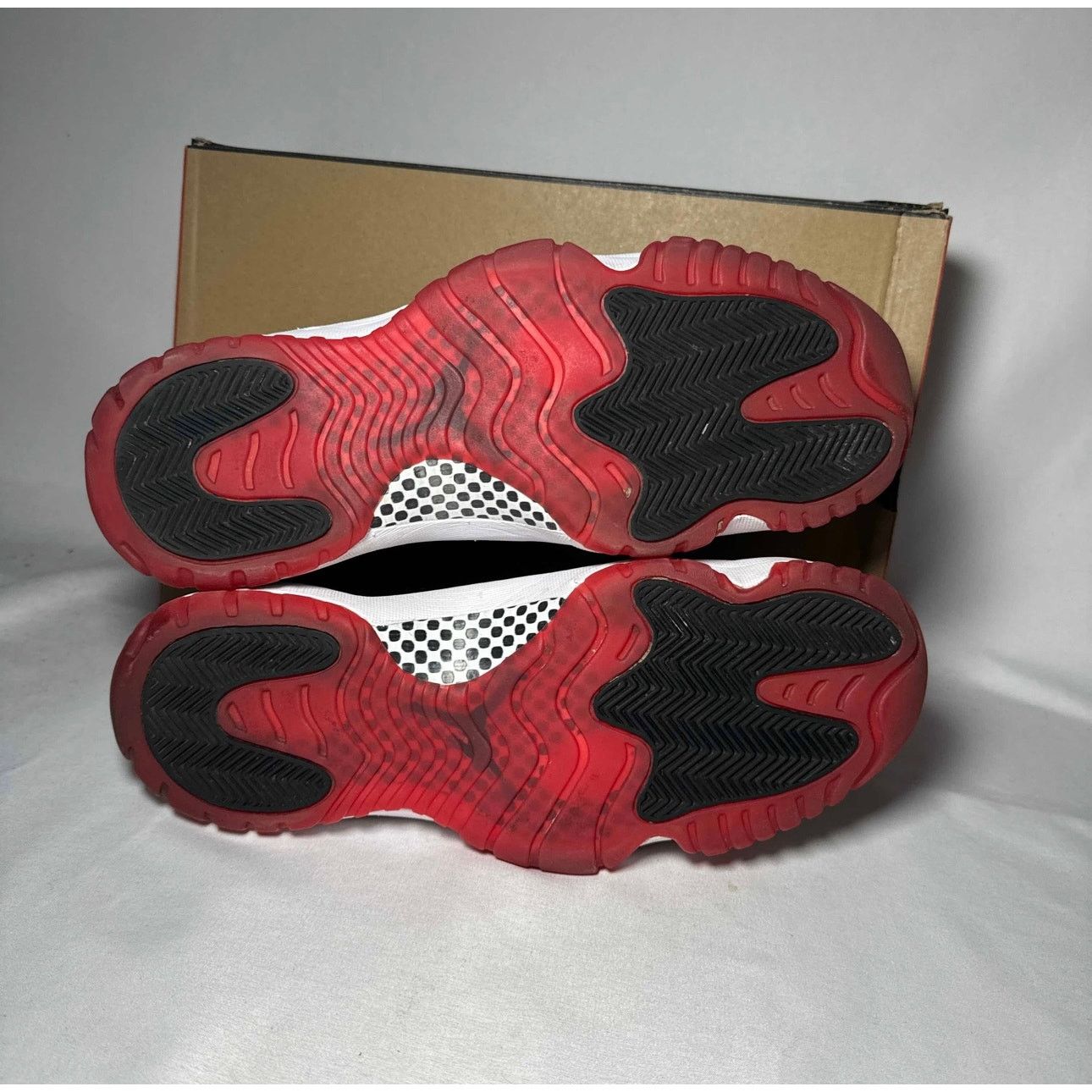 Jordan Brand × Nike Size 11 - Nike Air Jordan 11 Retro Bred 2019 Men's Shoes Size US 11 / EU 44 - 6 Thumbnail