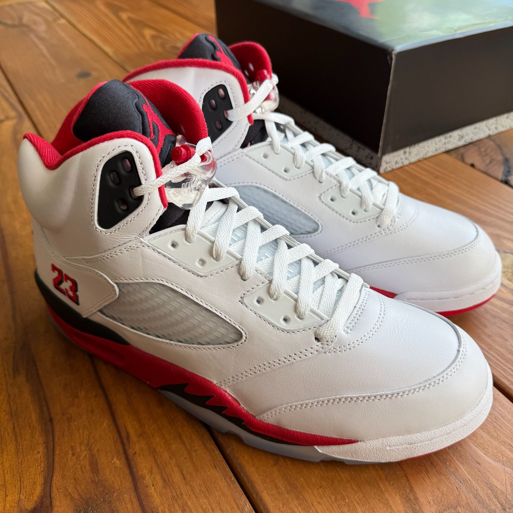 Jordan Brand Size 13 - Jordan 5 Retro 'Fire Red' 2025 - HQ7978-101 Size US 13 / EU 46 - 8 Thumbnail