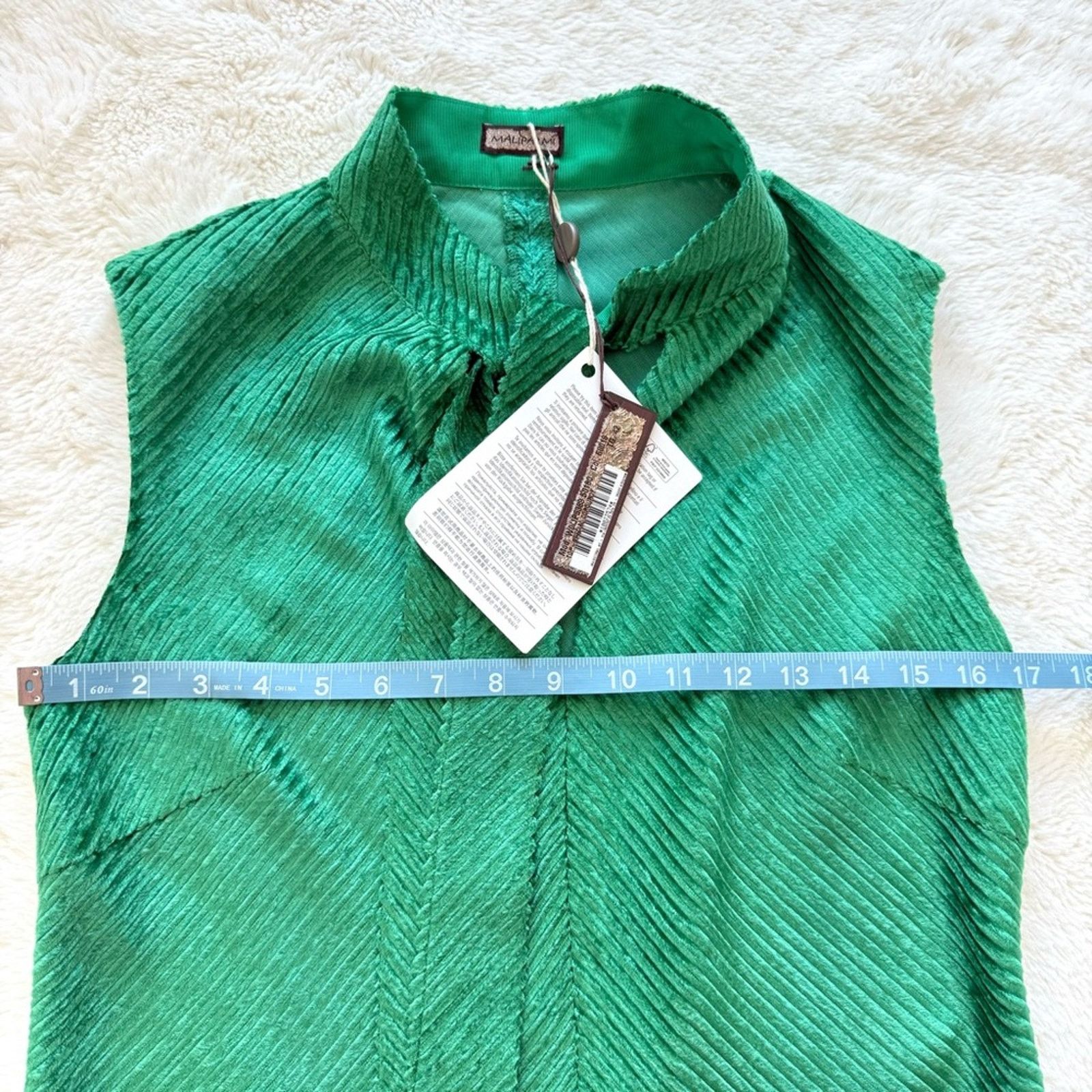 NBDN Nobrandedon NWT! MALIPARMI Women Green Velvet Top, Size M, MSRP. 309$ Size M / US 6-8 / IT 42-44 - 8 Thumbnail