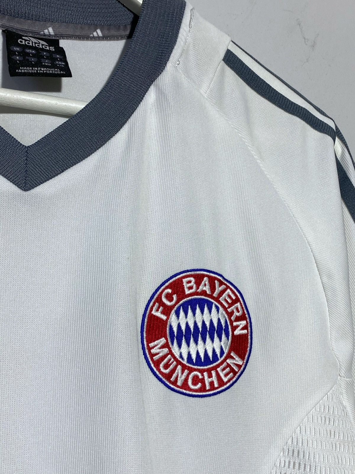 Adidas #24 Santa Cruz Bayern Munchen 2002/03 Away Adidas Jersey Size US L / EU 52-54 / 3 - 6 Thumbnail