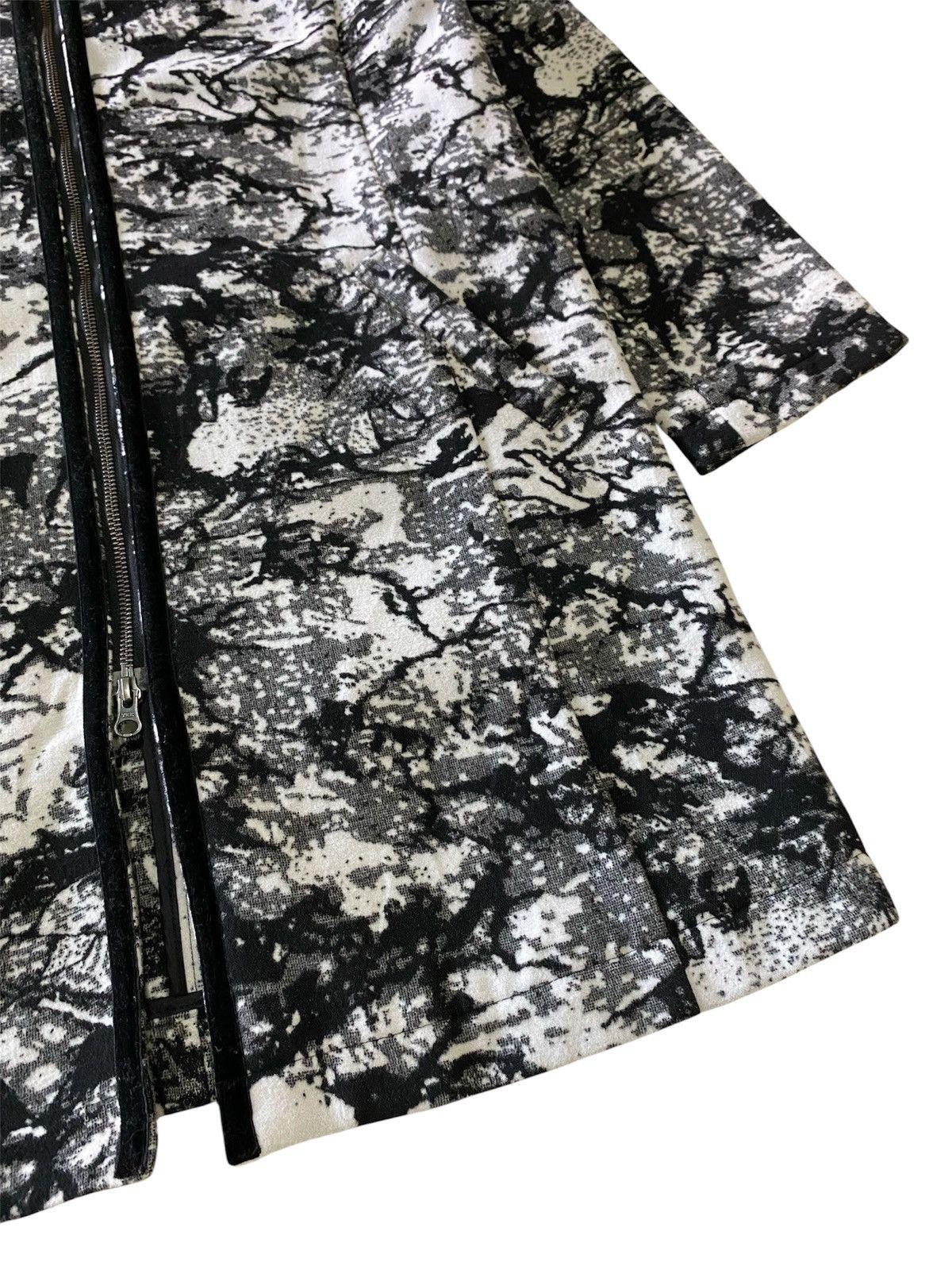 Japanese Brand Fur Raymayers Fabric From ITALY Monochrome Jacket Zip Hoodie Size US M / EU 48-50 / 2 - 7 Thumbnail