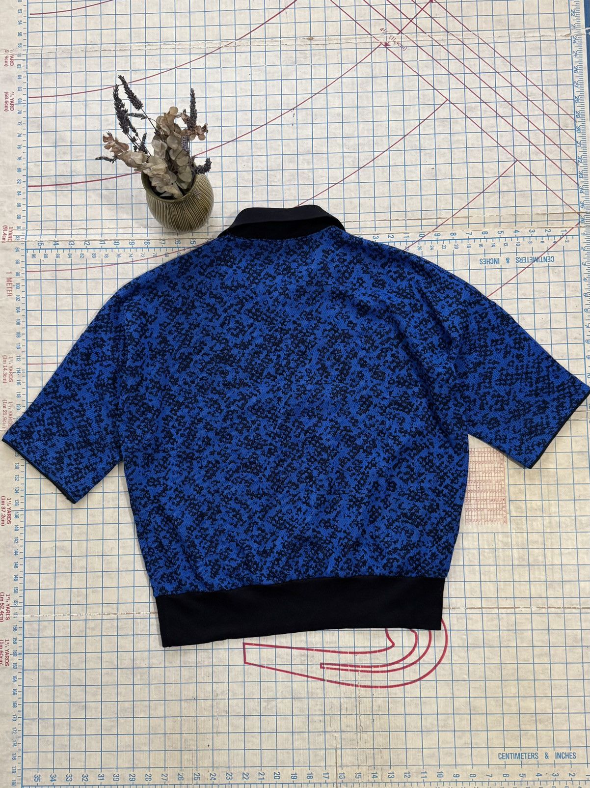 Other × Vintage Vintage Donnkenny Polo Shirt Blue and Black Pattern Fits L Size US L / EU 52-54 / 3 - 9 Thumbnail