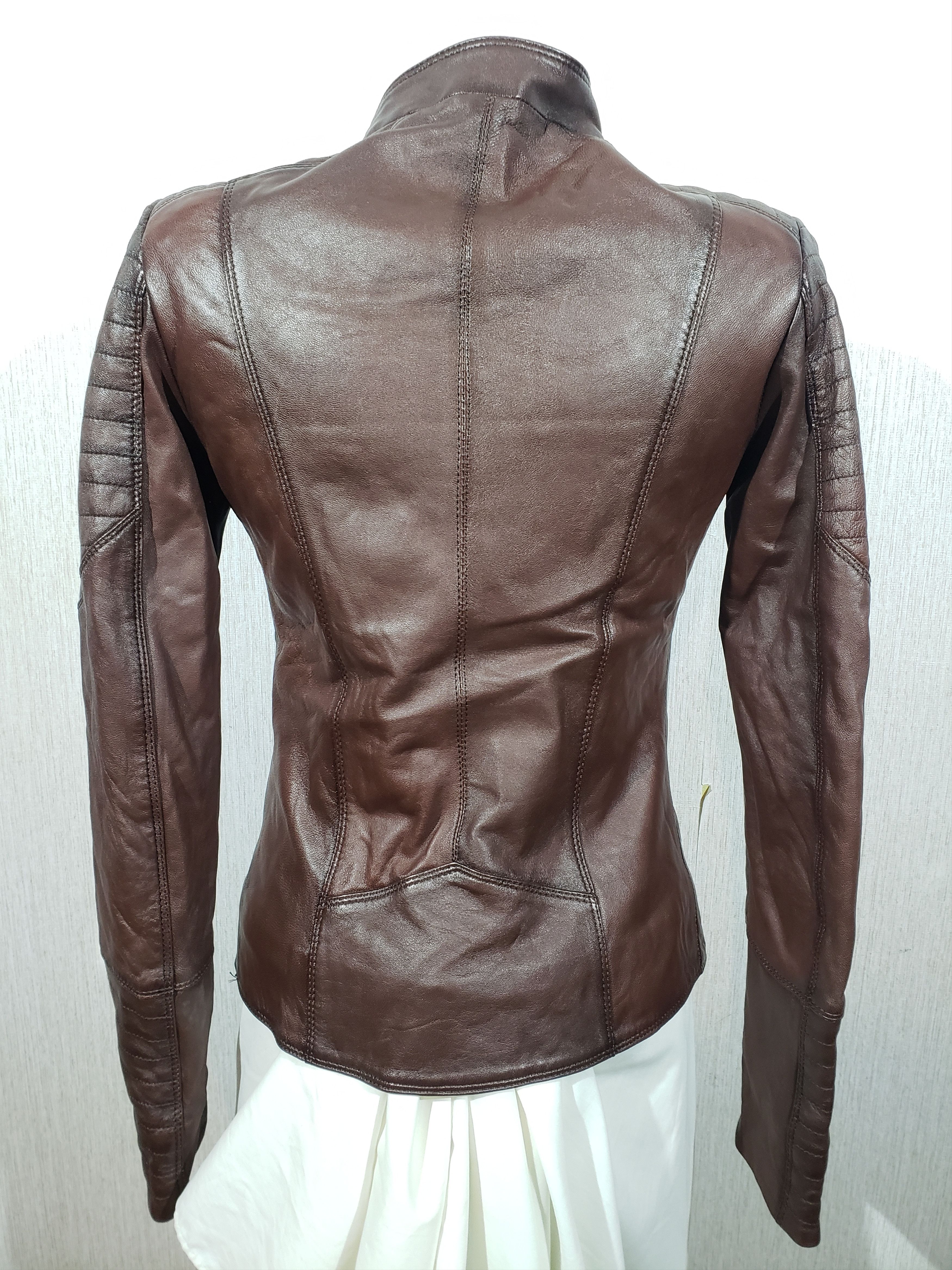Designer Women's leather jacket made of genuine brown leather. Size S / US 4 / IT 40 - 6 Thumbnail