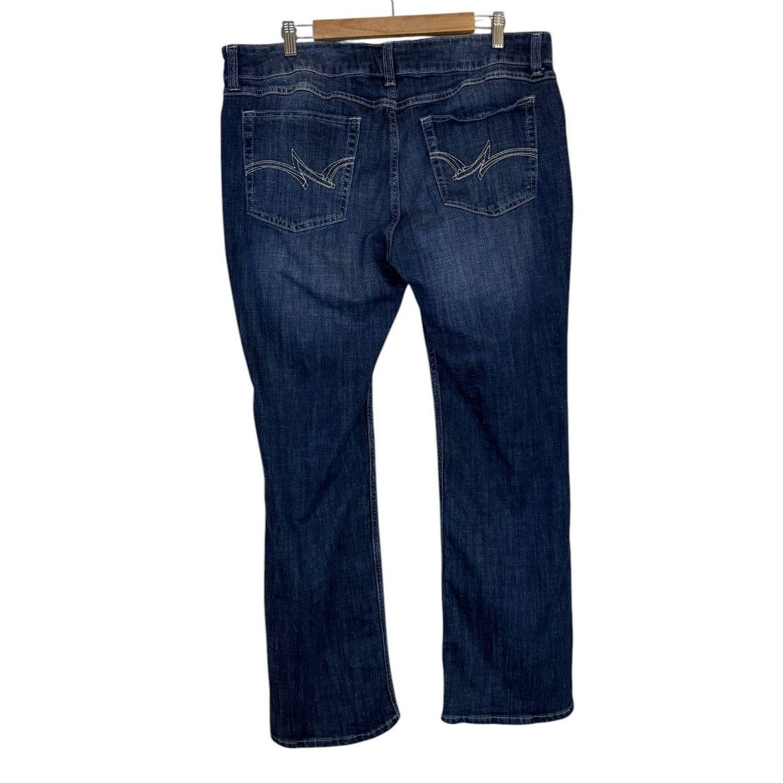 Wrangler Wrangler Jeans Women 37 Blue Bootcut Denim Western Rodeo Size 37" - 4 Thumbnail
