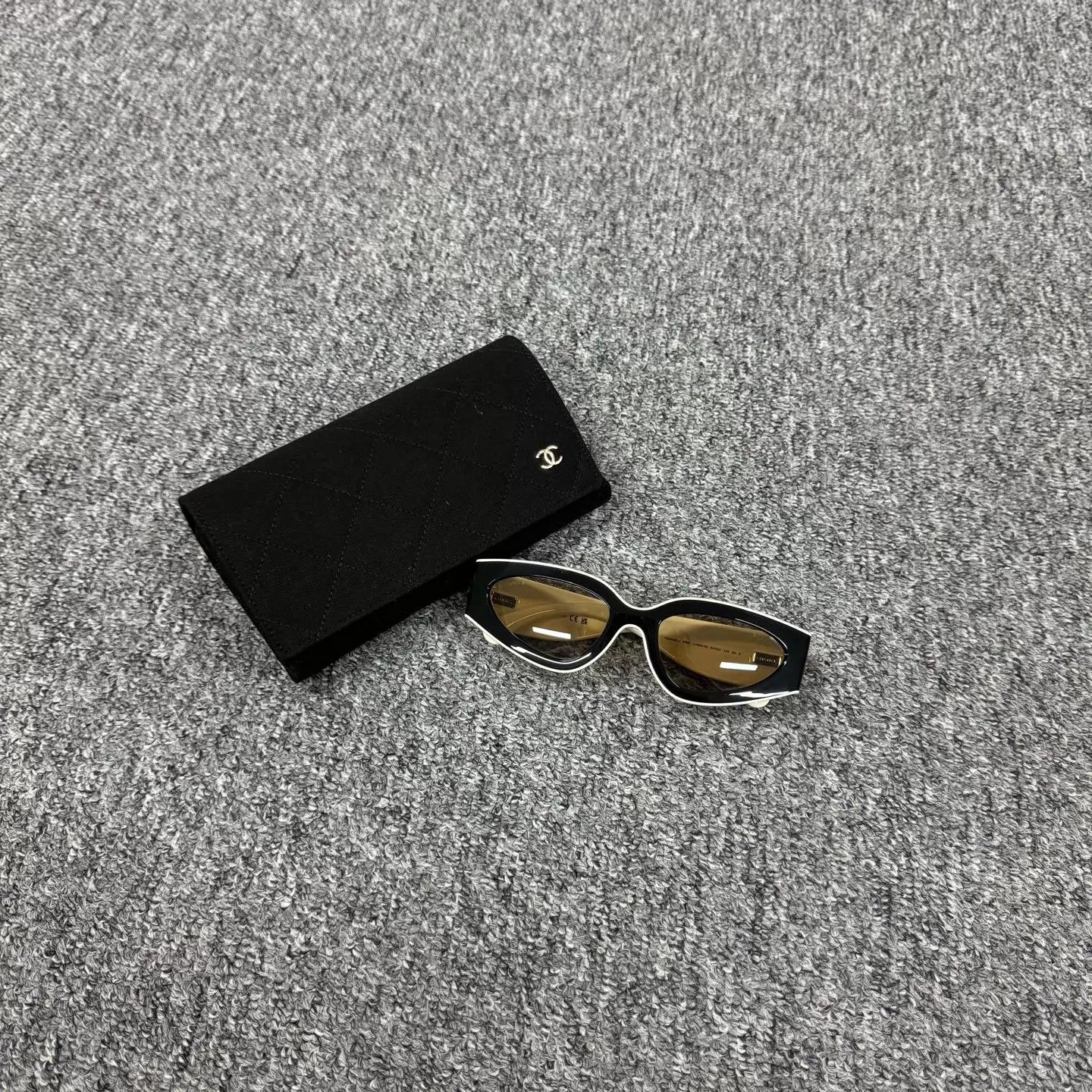 CHANEL Black Cat Eye Sunglasses with double C Logo CHANEL Sunglasses: Cat-Eye Sunglasses, acetate — Fashion  main image 4