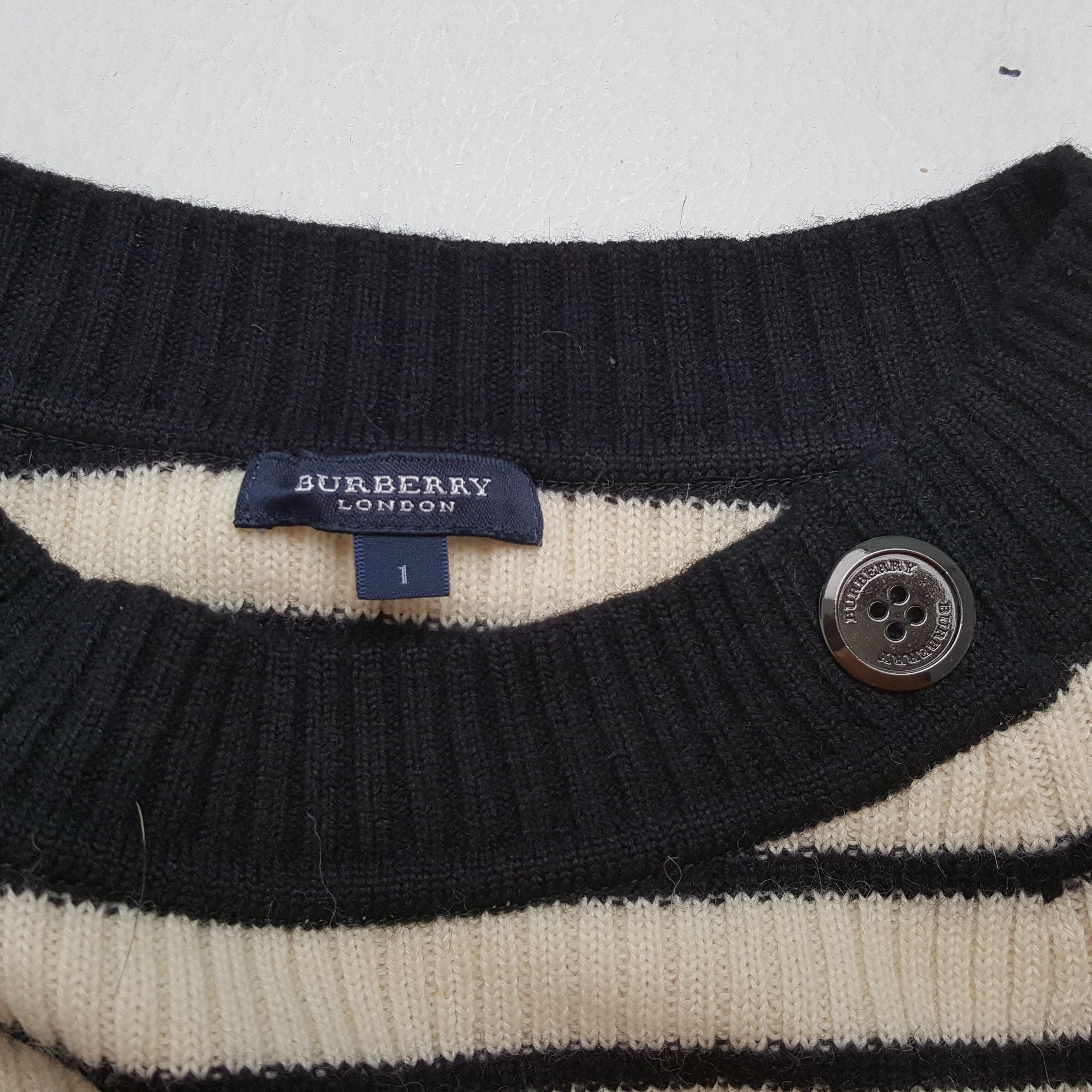 Burberry × Vintage BURBERRY LONDON Stripes Design Fashion Style Tshirt Size XXS / US 00 / IT 34 - 10 Thumbnail