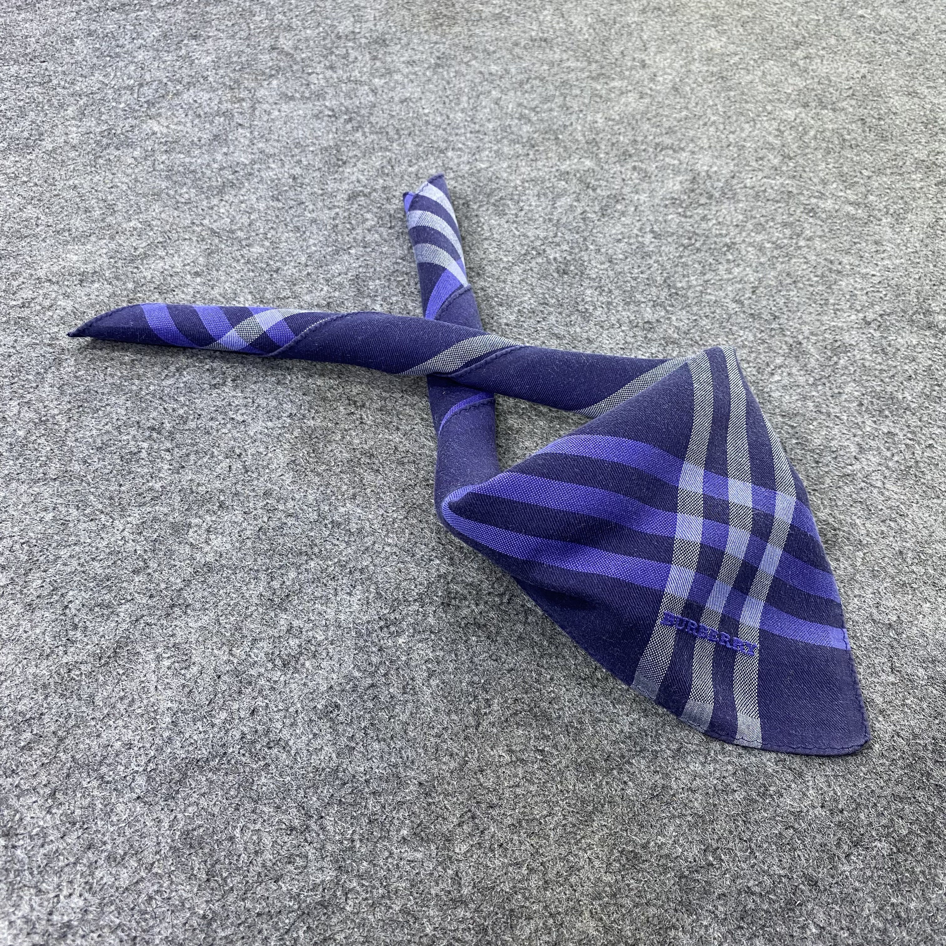 Burberry Burberry Handkerchief Neckerchief Bandana-B1955 Size ONE SIZE - 1 Thumbnail