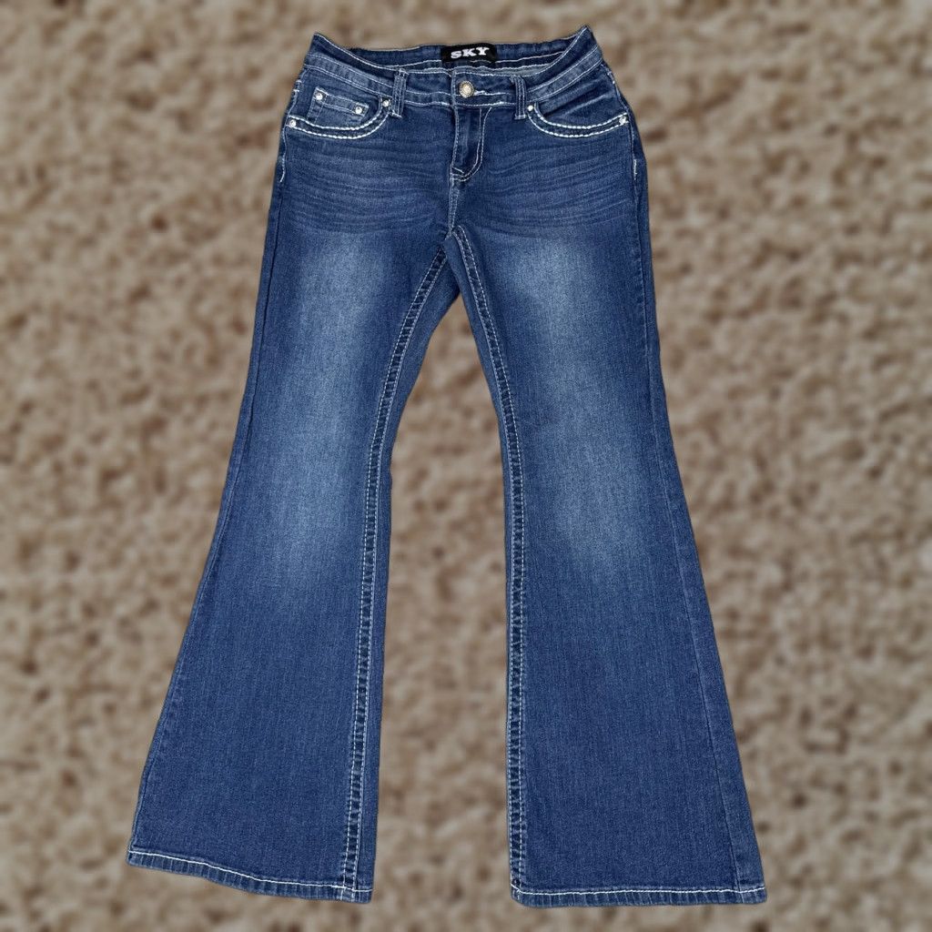 Vintage Sky Jeans Juniors 7 Blue Med Wash Low Rise Flared Stretch Rhinestone Pockets 5-Pocket Denim Slim Women's Size 28" / US 6 / IT 42 - 1 Thumbnail
