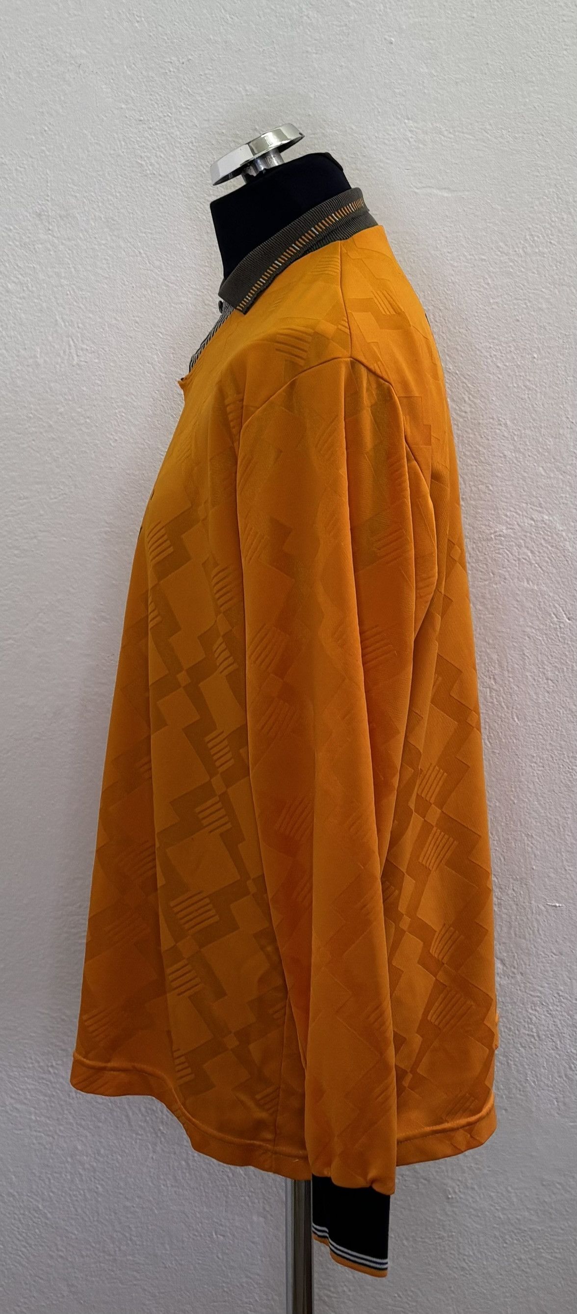 Umbro × Vintage Brooke Bond Tea #7 Umbro Soccer Jersey Size XL Size US XL / EU 56 / 4 - 3 Thumbnail