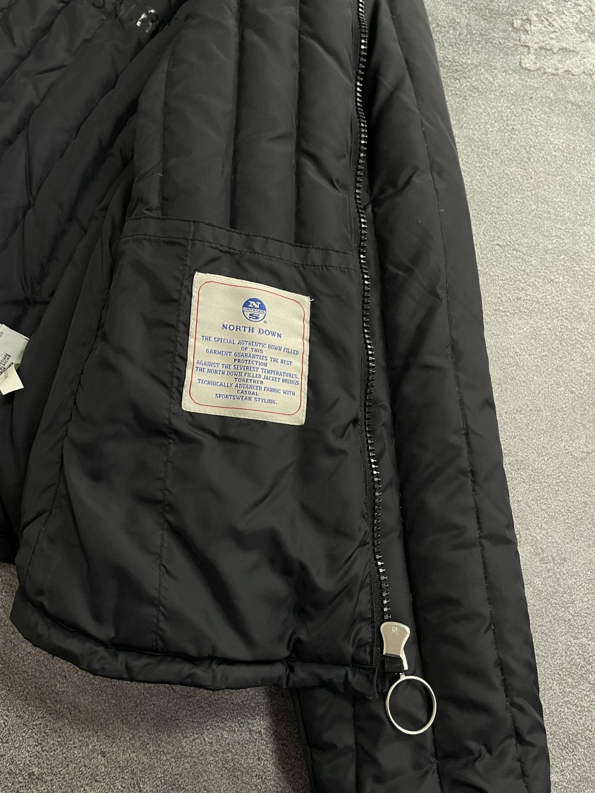 Other North Sails Men’s Down Puffer Black Jacket Bomber L size Size US L / EU 52-54 / 3 - 6 Thumbnail