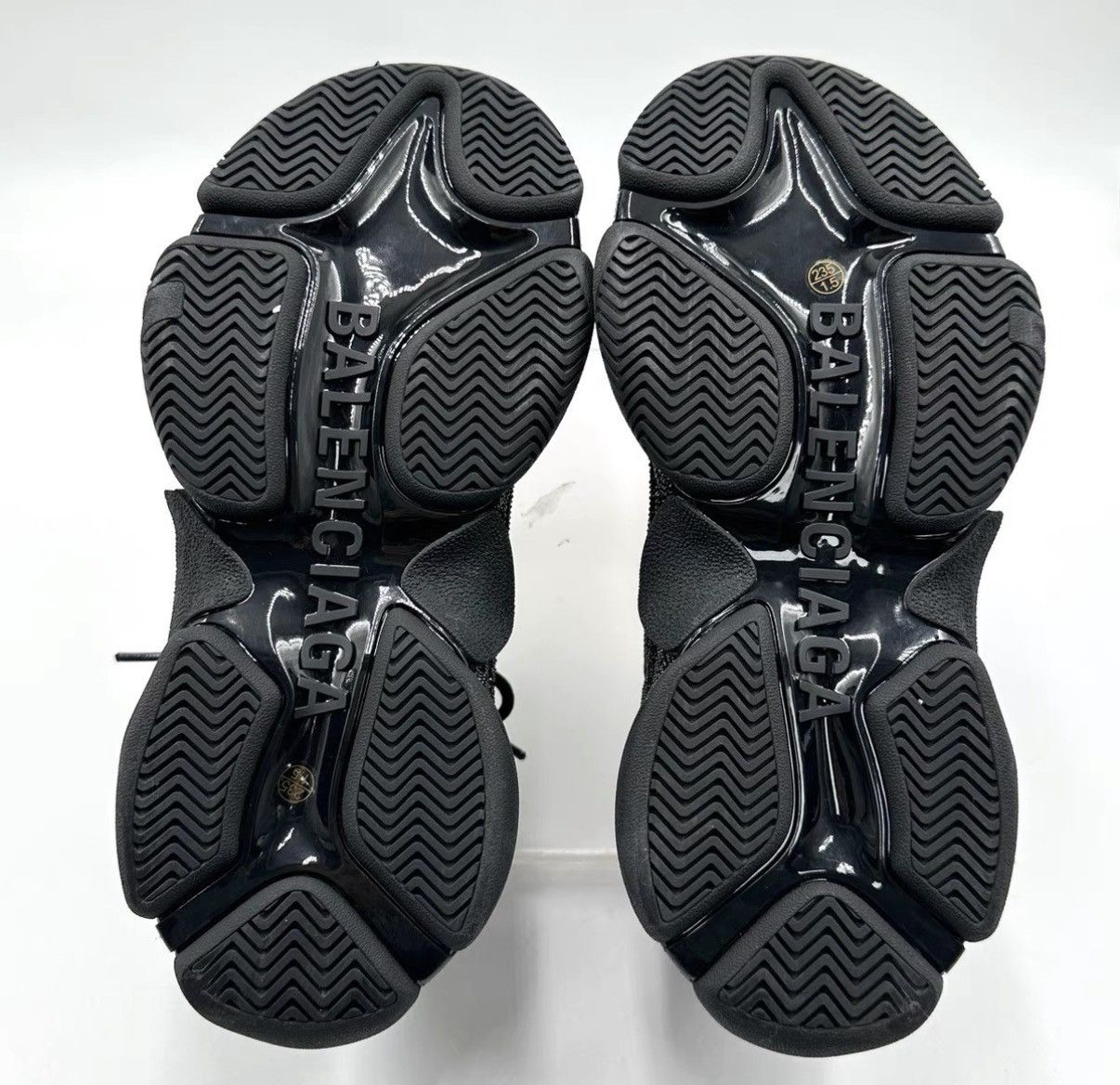 Balenciaga Balenciaga Triple S Black Full Crystal Dad Sneakers K12 Size US 7.5 / IT 37.5 - 7 Thumbnail