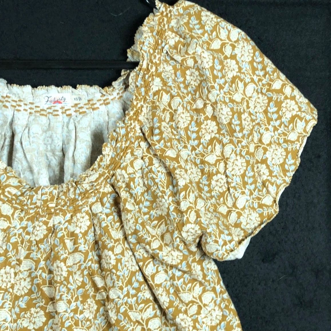 Faherty Faherty Womens Shirt Gold Annabelle Floral Linen Blend Short Sleeve XS Shirt Womens XS Gold Floral Linen Blend Short Sleeve Faherty Size XS / US 0-2 / IT 36-38 - 5 Thumbnail