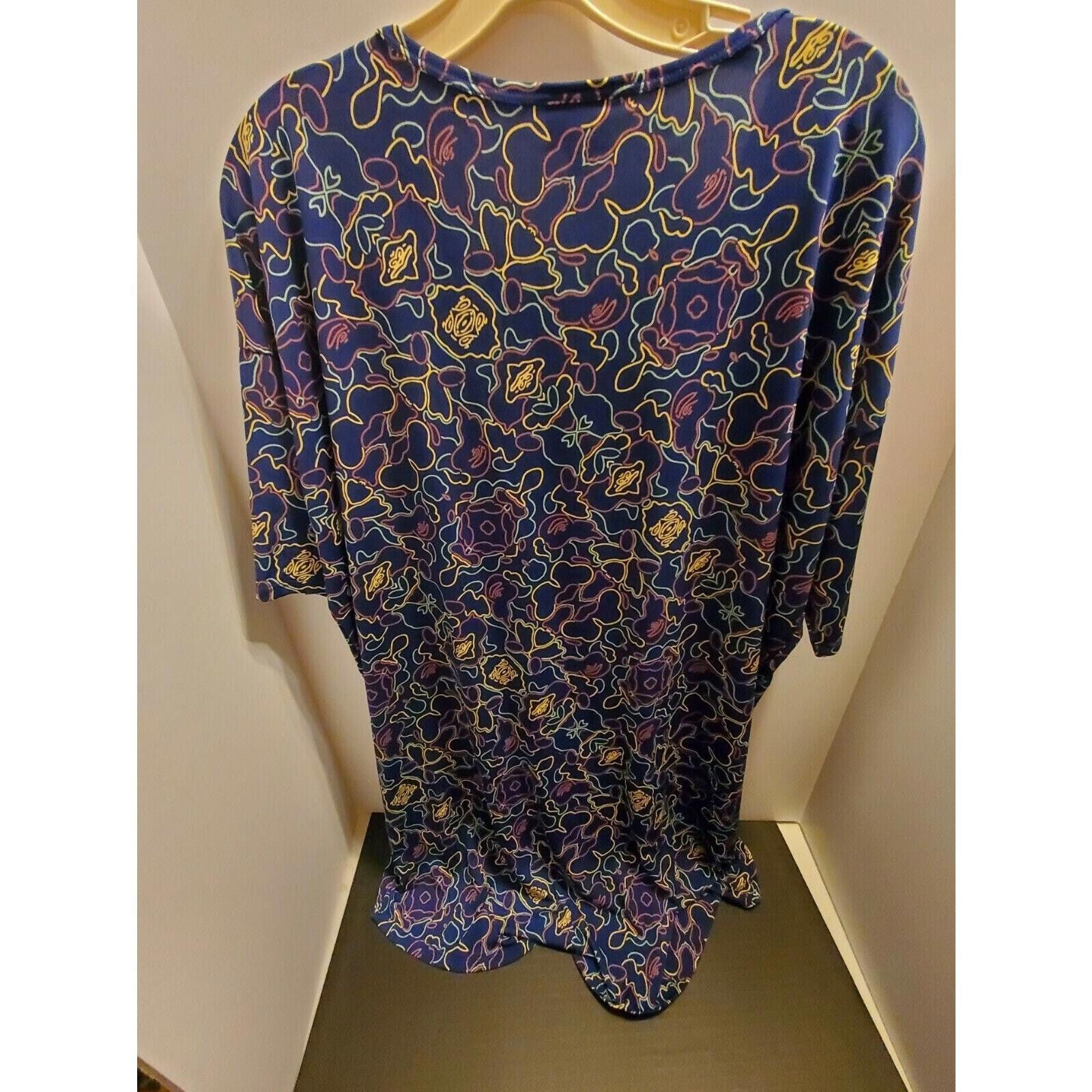 Designer LuLaRoe Navy Floral Print Tunic - Size M Size M / US 6-8 / IT 42-44 - 2 Thumbnail