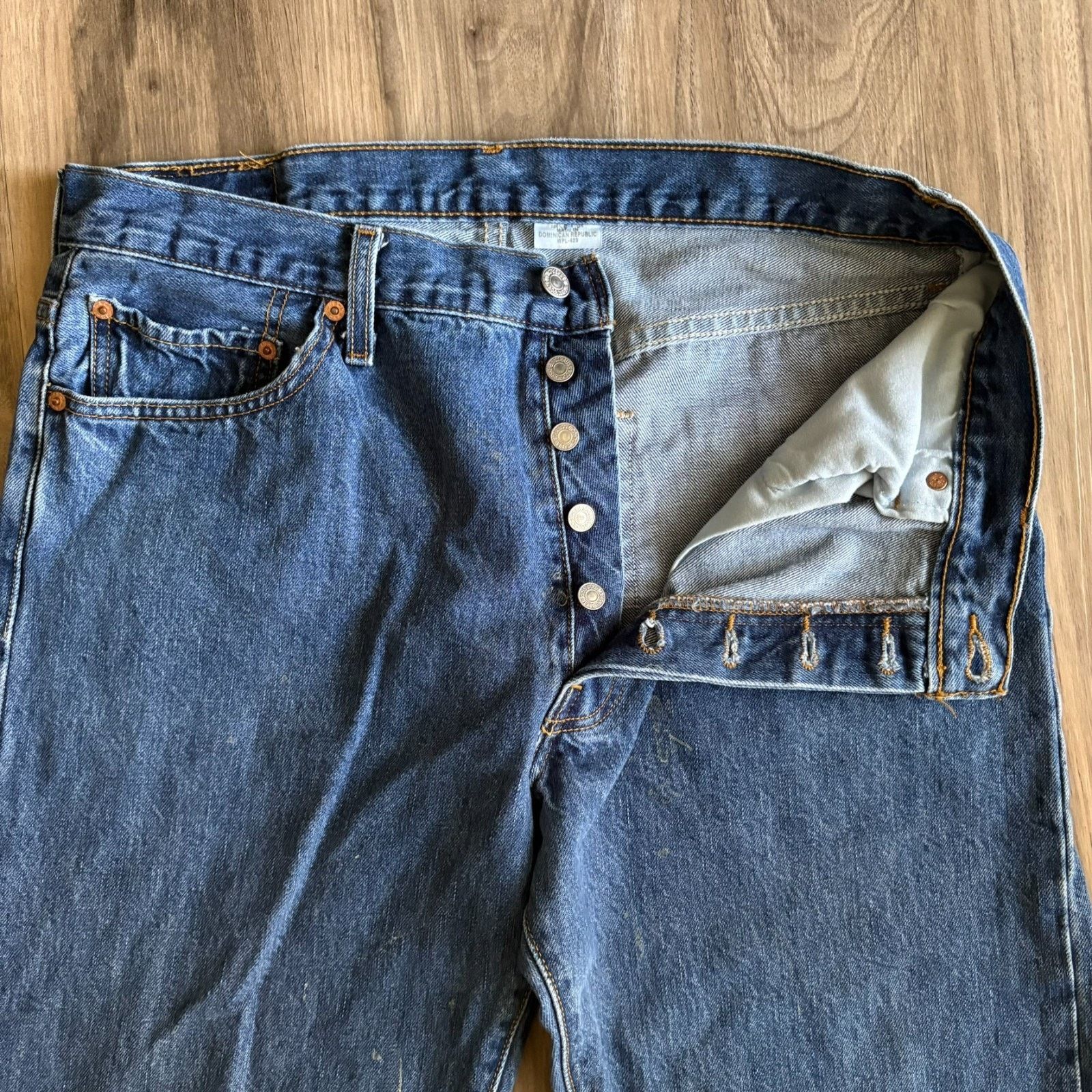 Levi's Levis 501 Jeans Mens Size 36x32 Blue Straight Button Fly Size US 36 / EU 52 - 5 Thumbnail