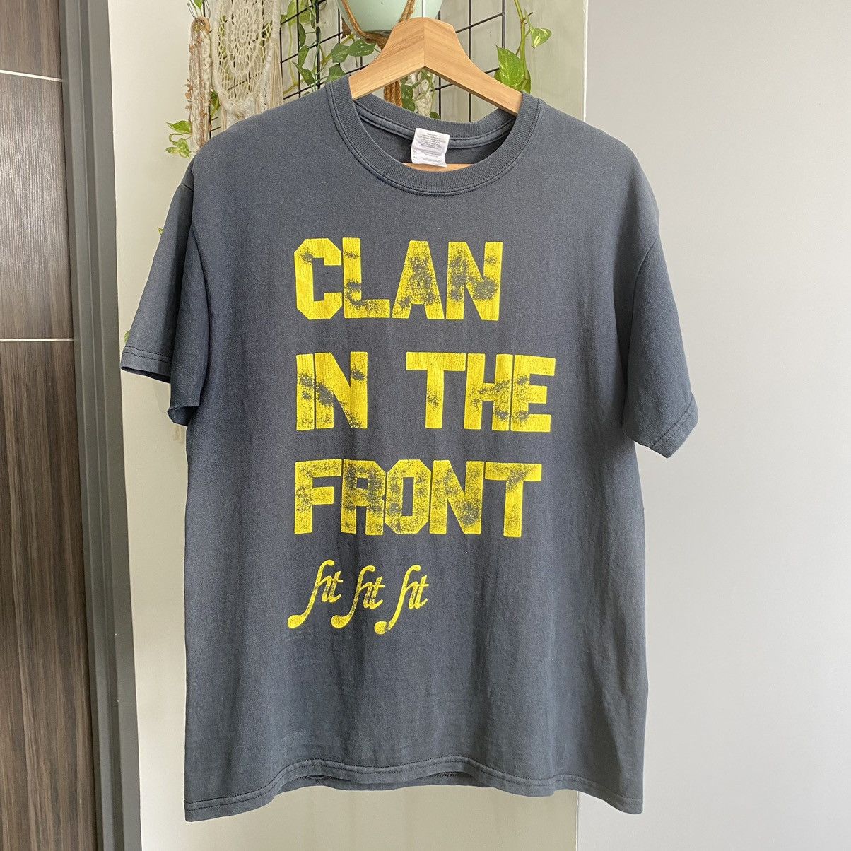 Vintage Thrashed Faded Vintage Y2K Clan In The Front ERD GRUNGE TEE Size US M / EU 48-50 / 2 - 1 Thumbnail