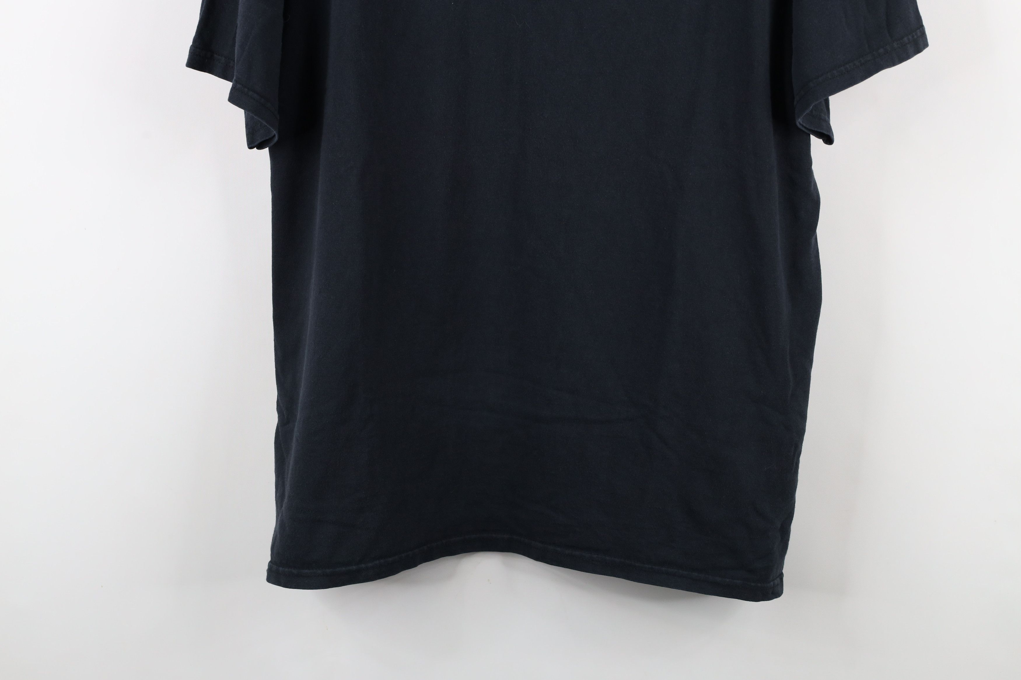 Vintage Vintage Spell Black Bush Irish Whiskey Short Sleeve T-Shirt Size US XL / EU 56 / 4 - 3 Thumbnail