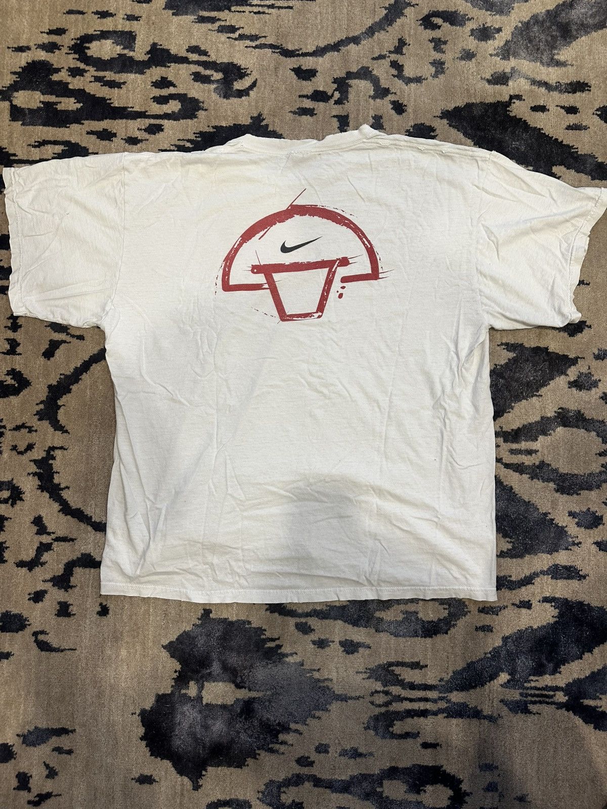 Nike Vintage Nike Utah Basketball Tee Size US XL / EU 56 / 4 - 2 Thumbnail