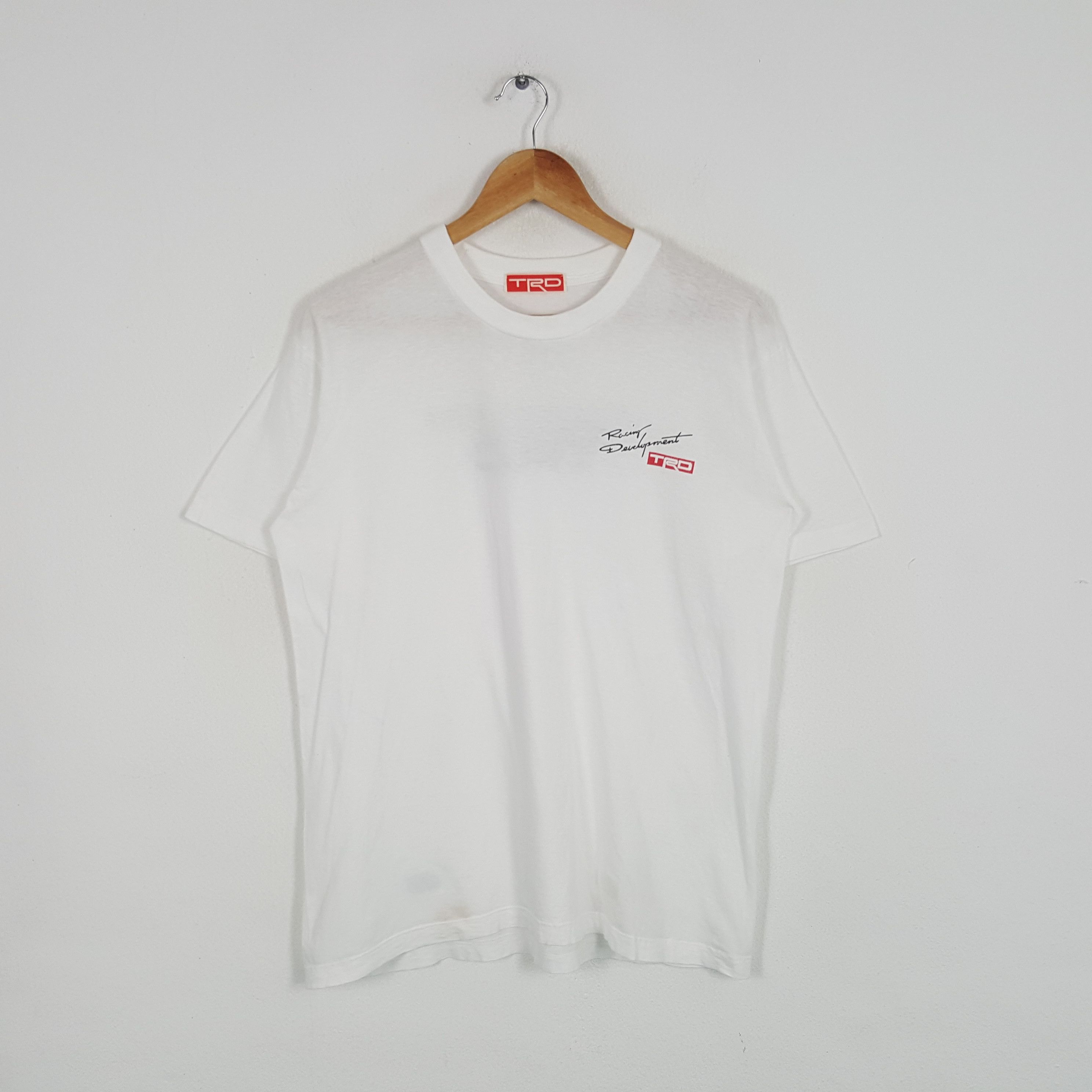 Vintage Vintage Toyota Motors Sports Japanese Racing Team Tshirt Size US L / EU 52-54 / 3 - 3 Thumbnail