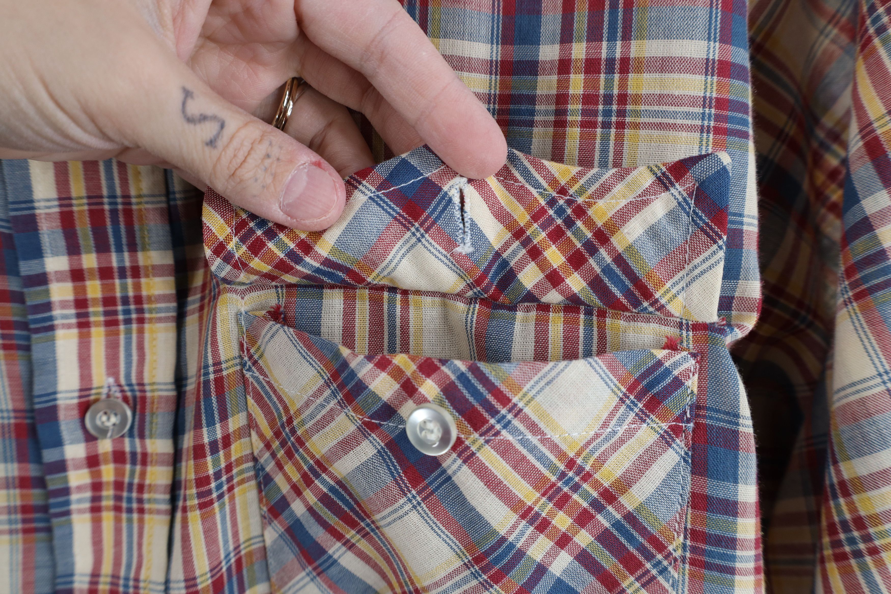 Vintage Vintage 70s Streetwear Plaid Short Sleeve Button Shirt Size US L / EU 52-54 / 3 - 4 Thumbnail